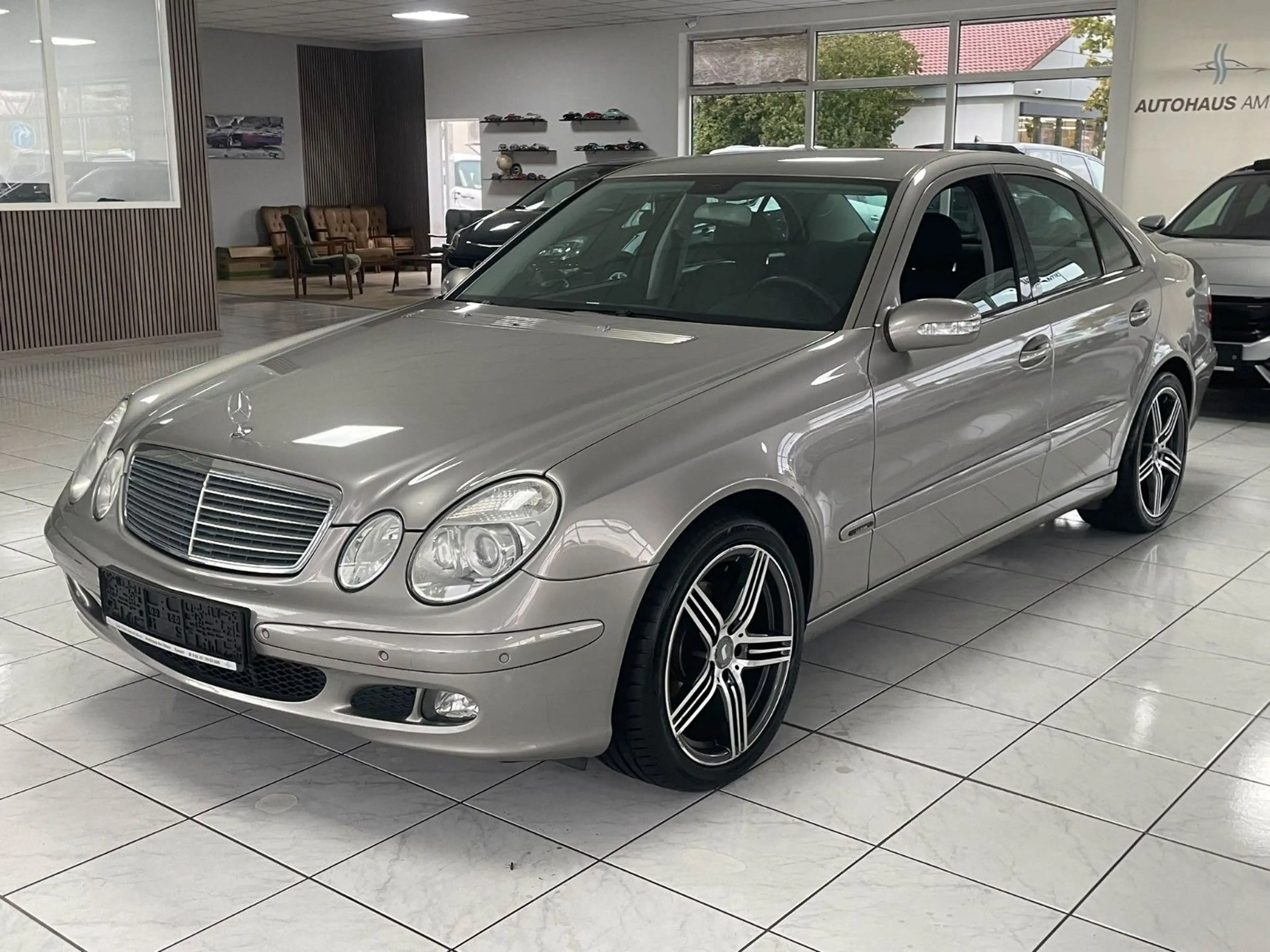 Mercedes-Benz E 200 Kompressor+Scheckheft+Klima+AHK+Tempomat — photo 2