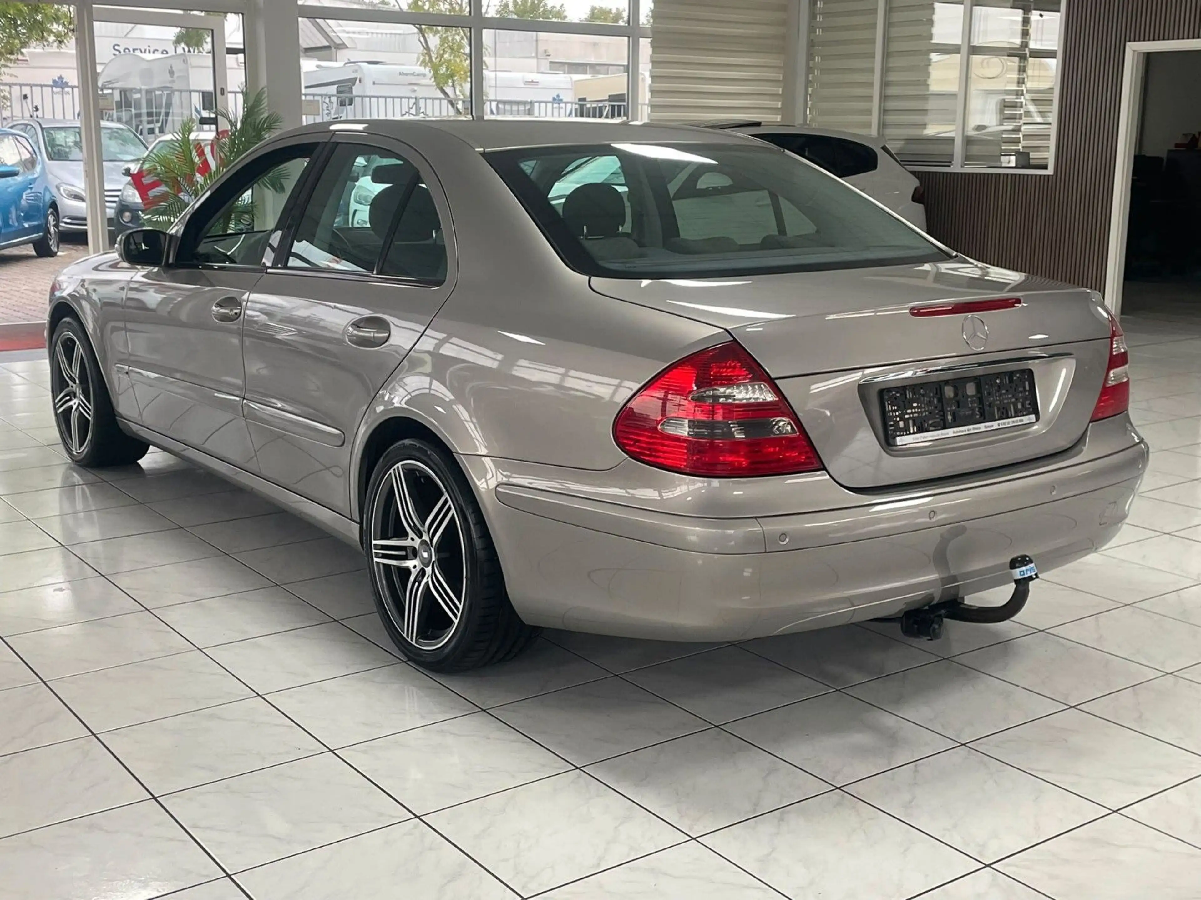 Mercedes-Benz E 200 Kompressor+Scheckheft+Klima+AHK+Tempomat — photo 4