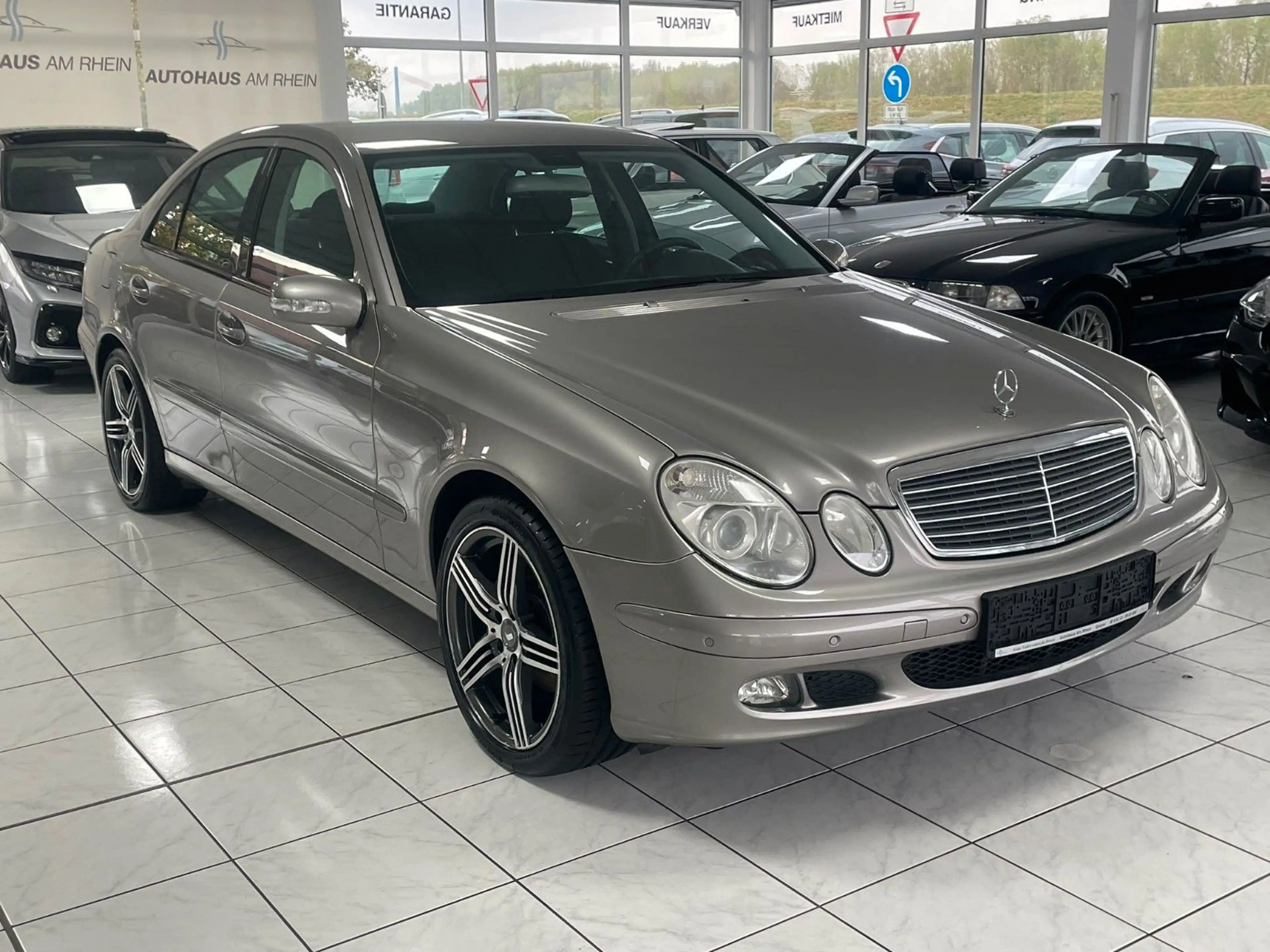 Mercedes-Benz E 200 Kompressor+Scheckheft+Klima+AHK+Tempomat