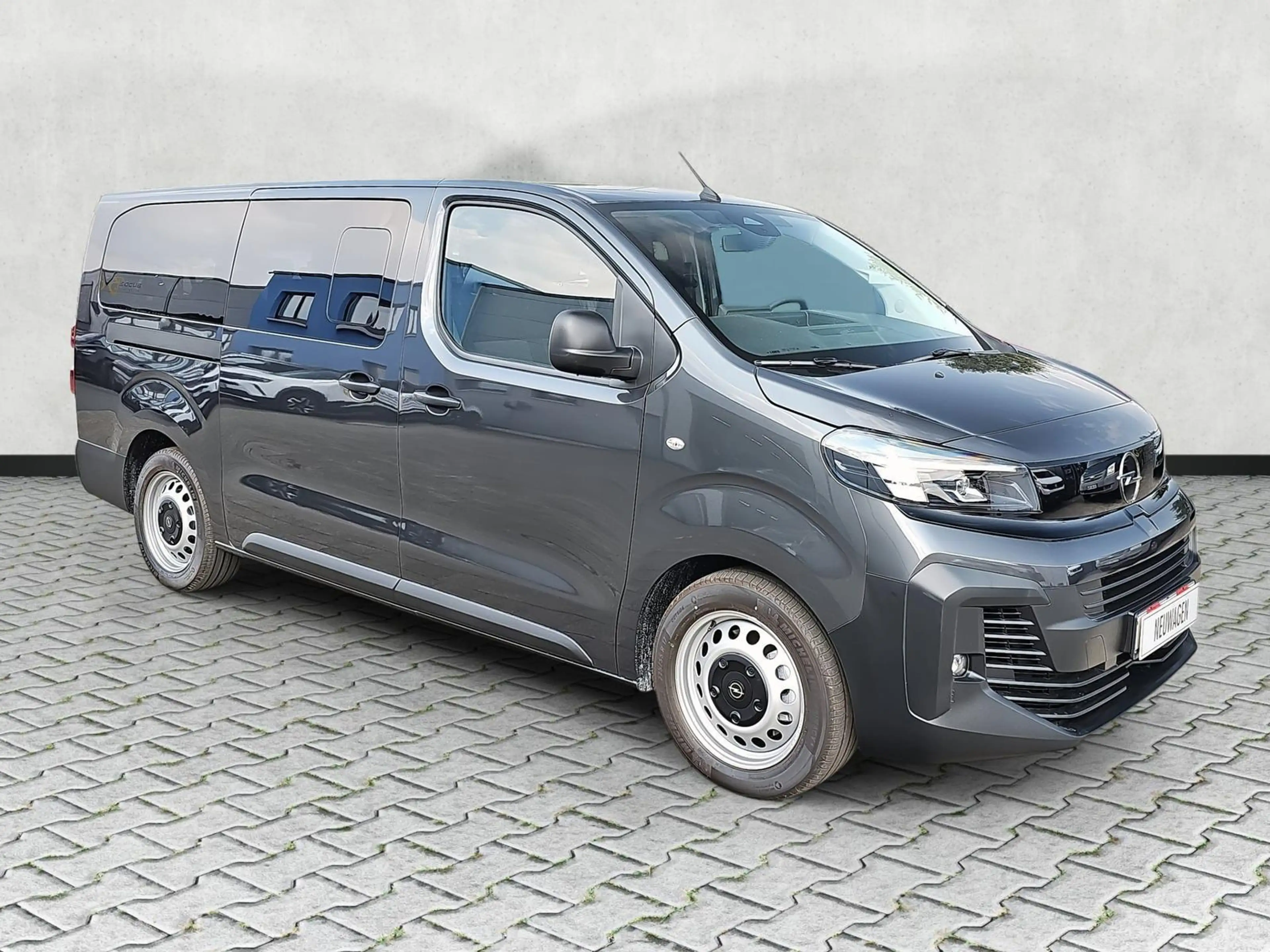 Opel Vivaro XL Kombi 2.2 Diesel Autom. Navi / Kamera 132 kW...