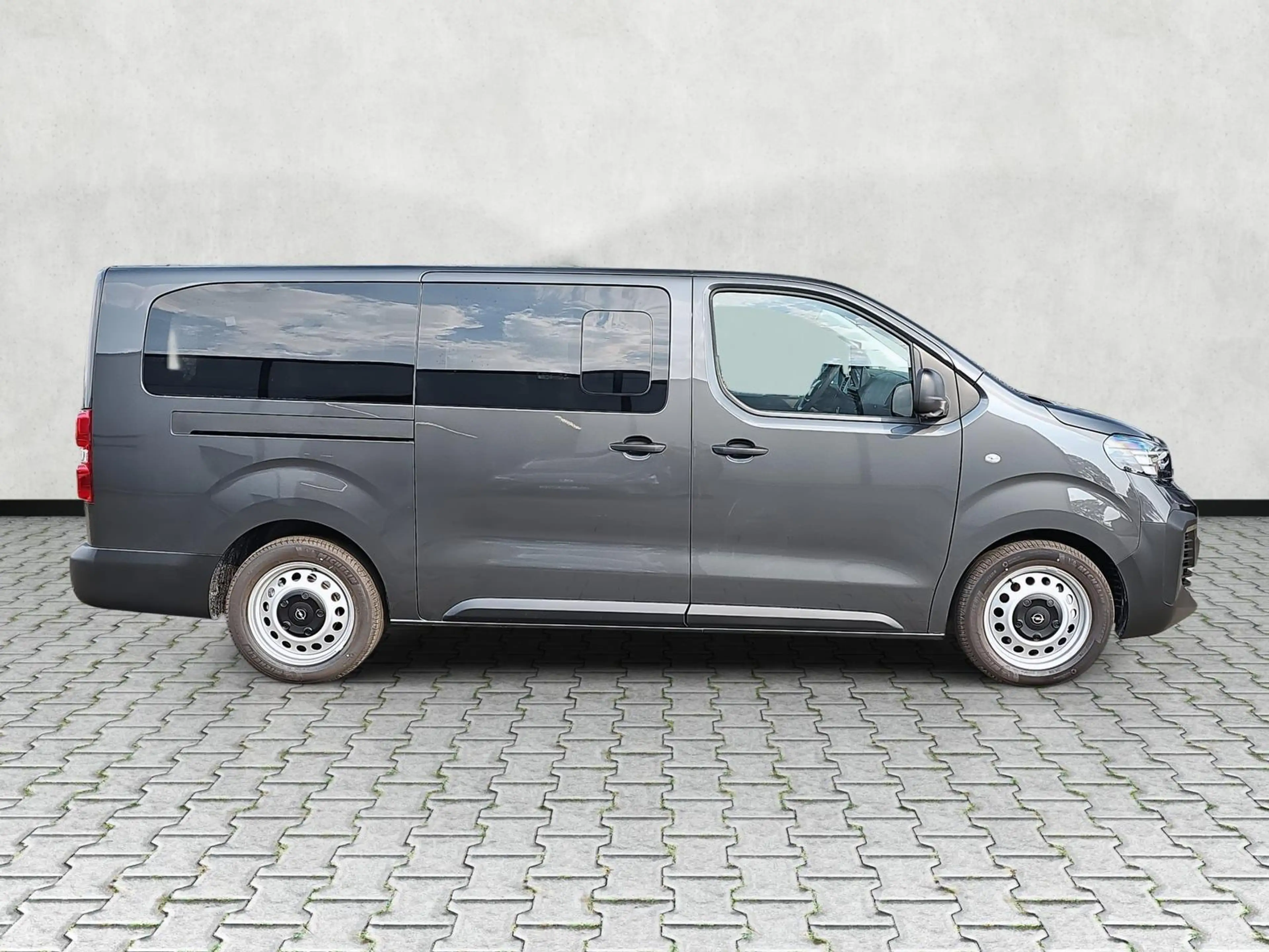 Opel Vivaro XL Kombi 2.2 Diesel Autom. Navi / Kamera 132 kW... — photo 8