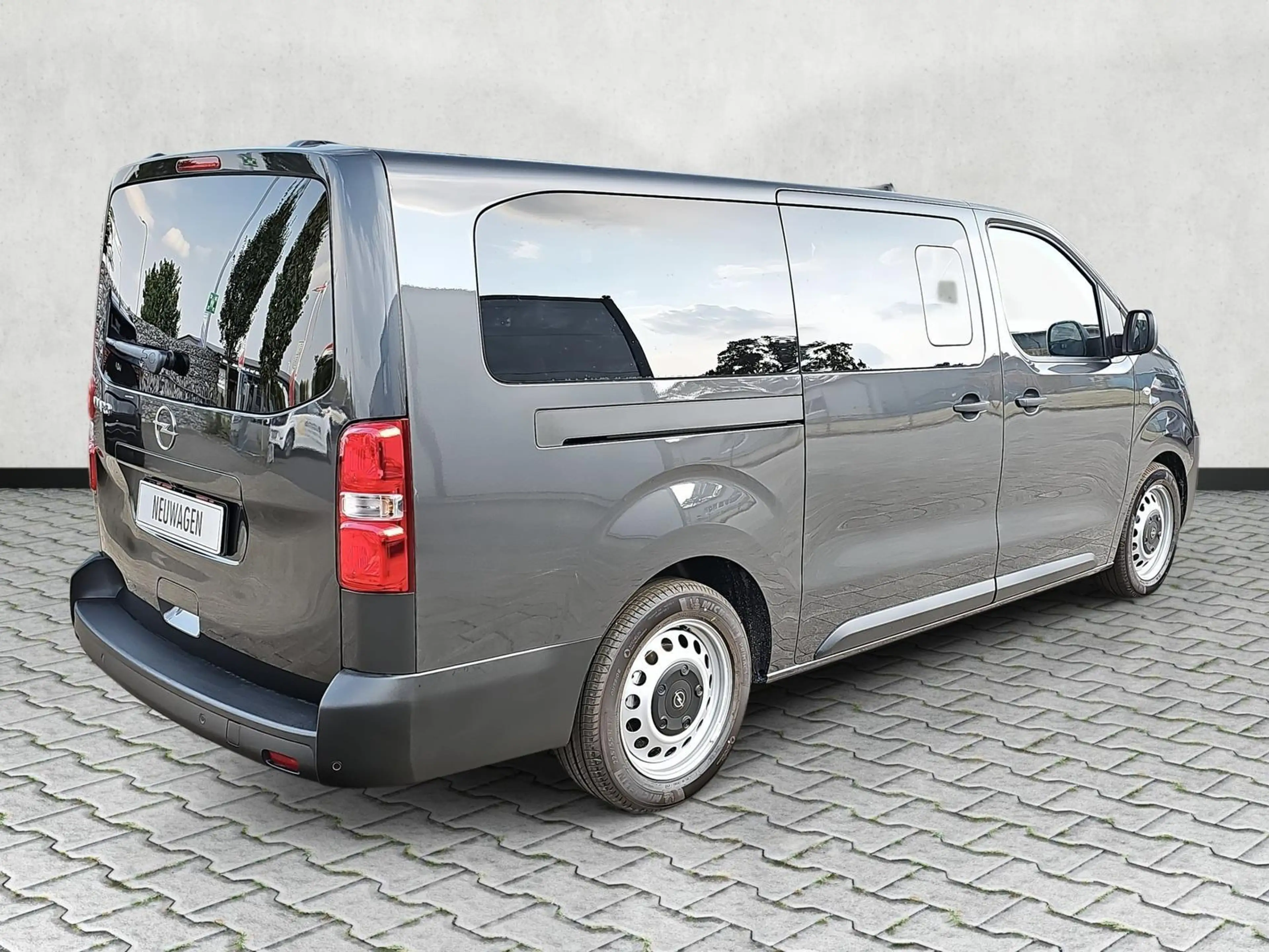 Opel Vivaro XL Kombi 2.2 Diesel Autom. Navi / Kamera 132 kW... — photo 7