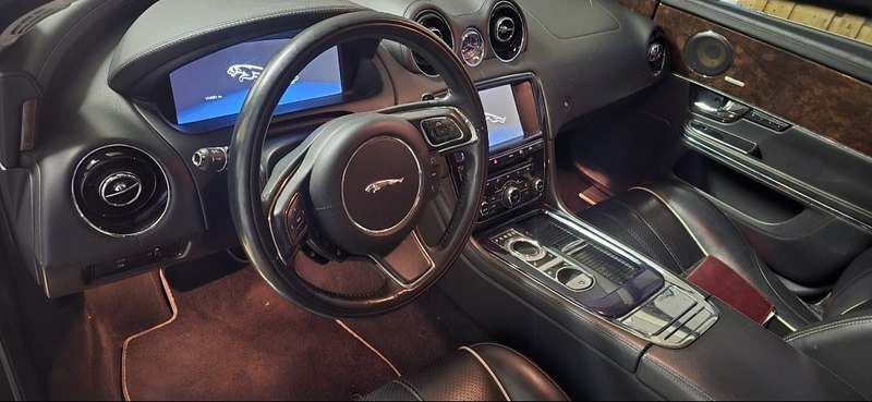 Jaguar XJ XJ 3.0D V6 Luxury — photo 7