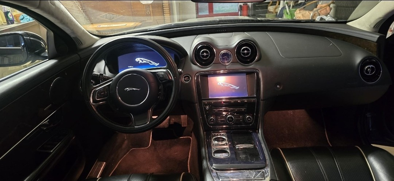 Jaguar XJ XJ 3.0D V6 Luxury — photo 8