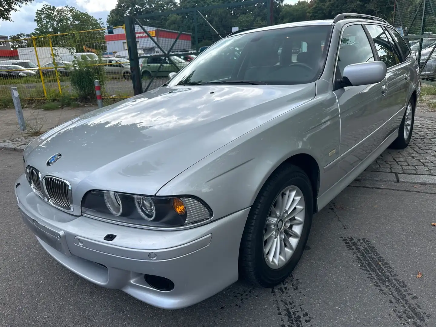 BMW 525 i Touring Silber - 1