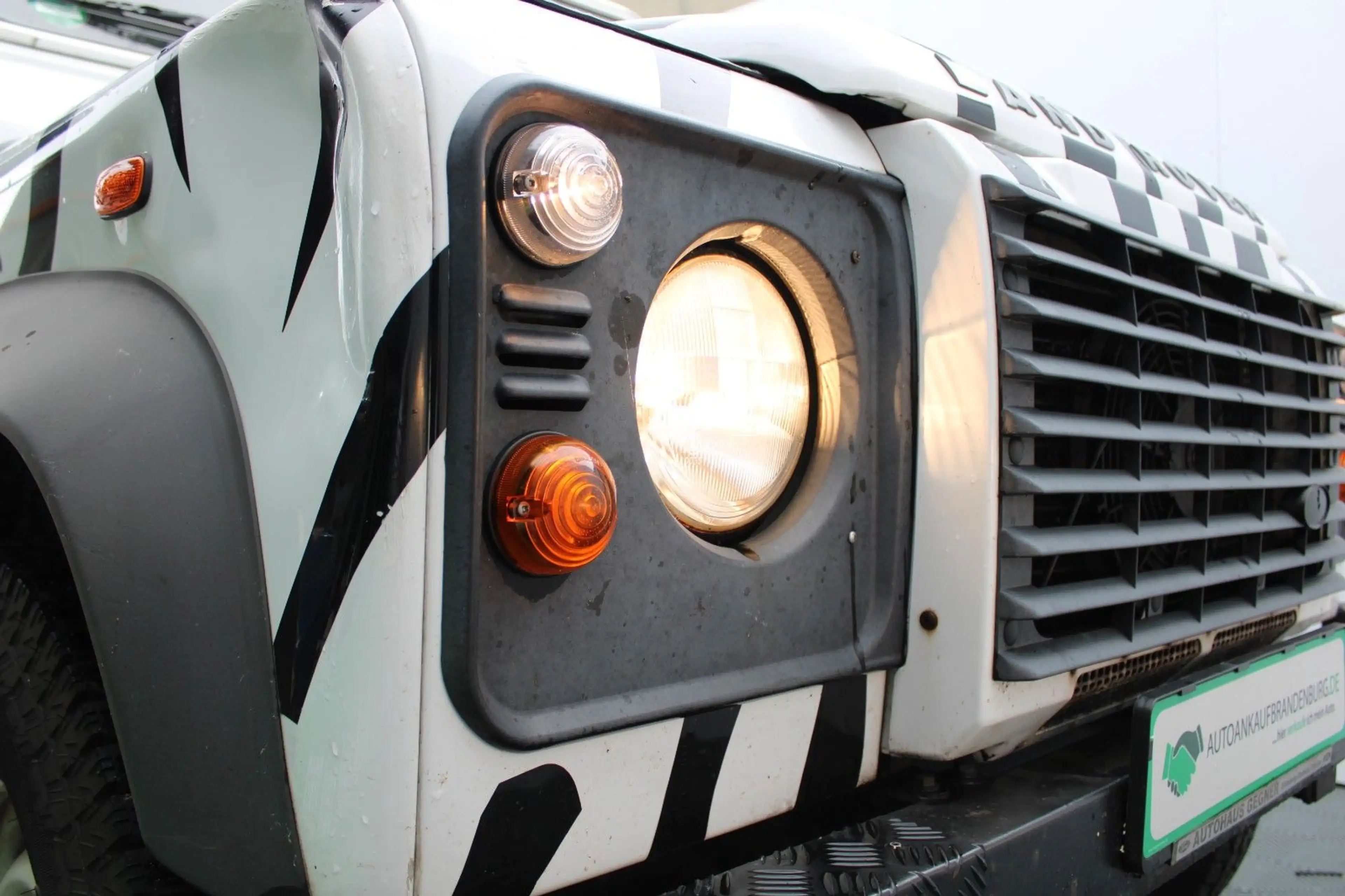 Land Rover Defender 110 E Station Wagon — photo 4