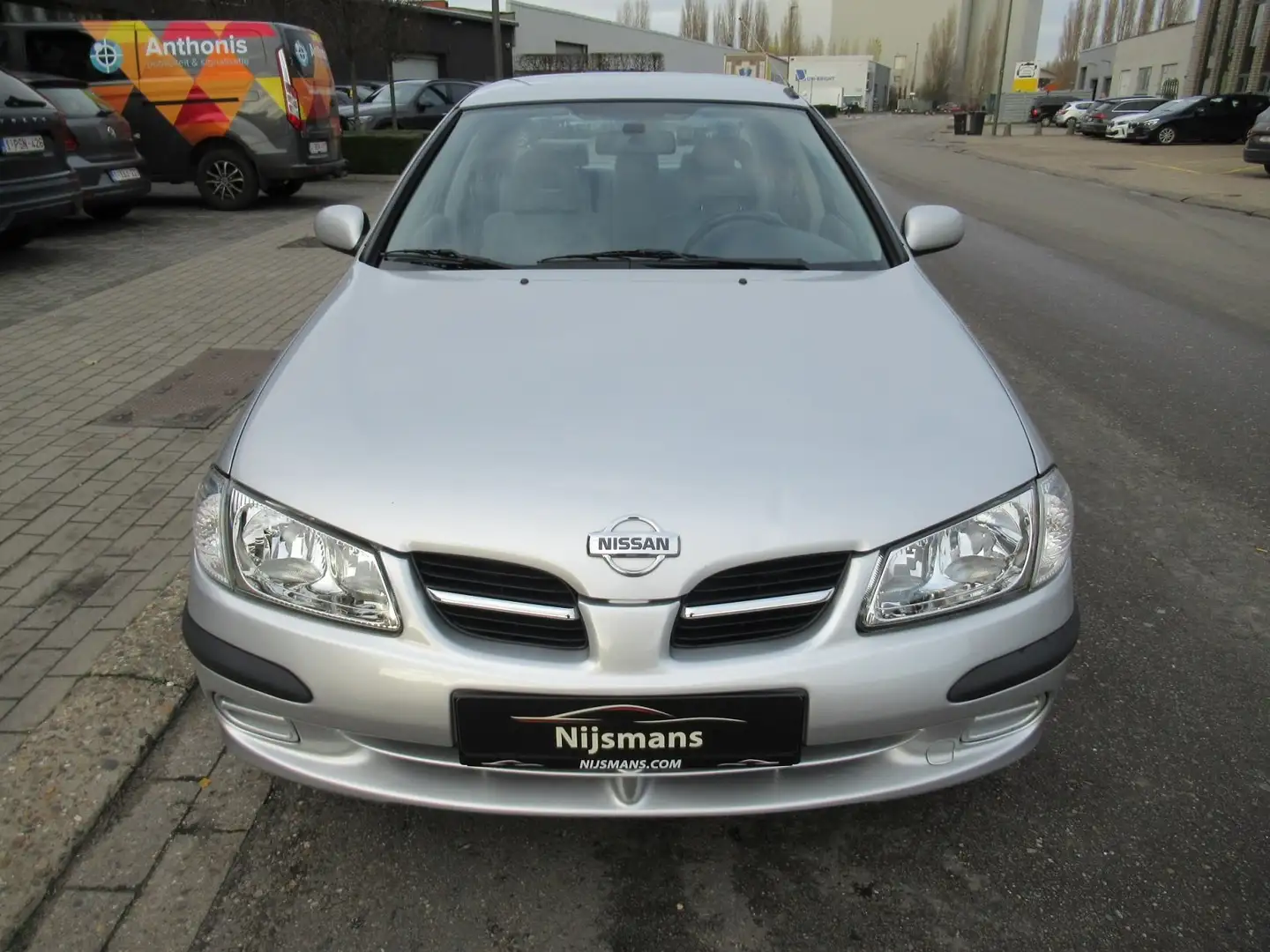 Nissan Almera 1.5 Comfort Benzine-Airco-Radio/CD-USB-Trekhaak Zilver - 2