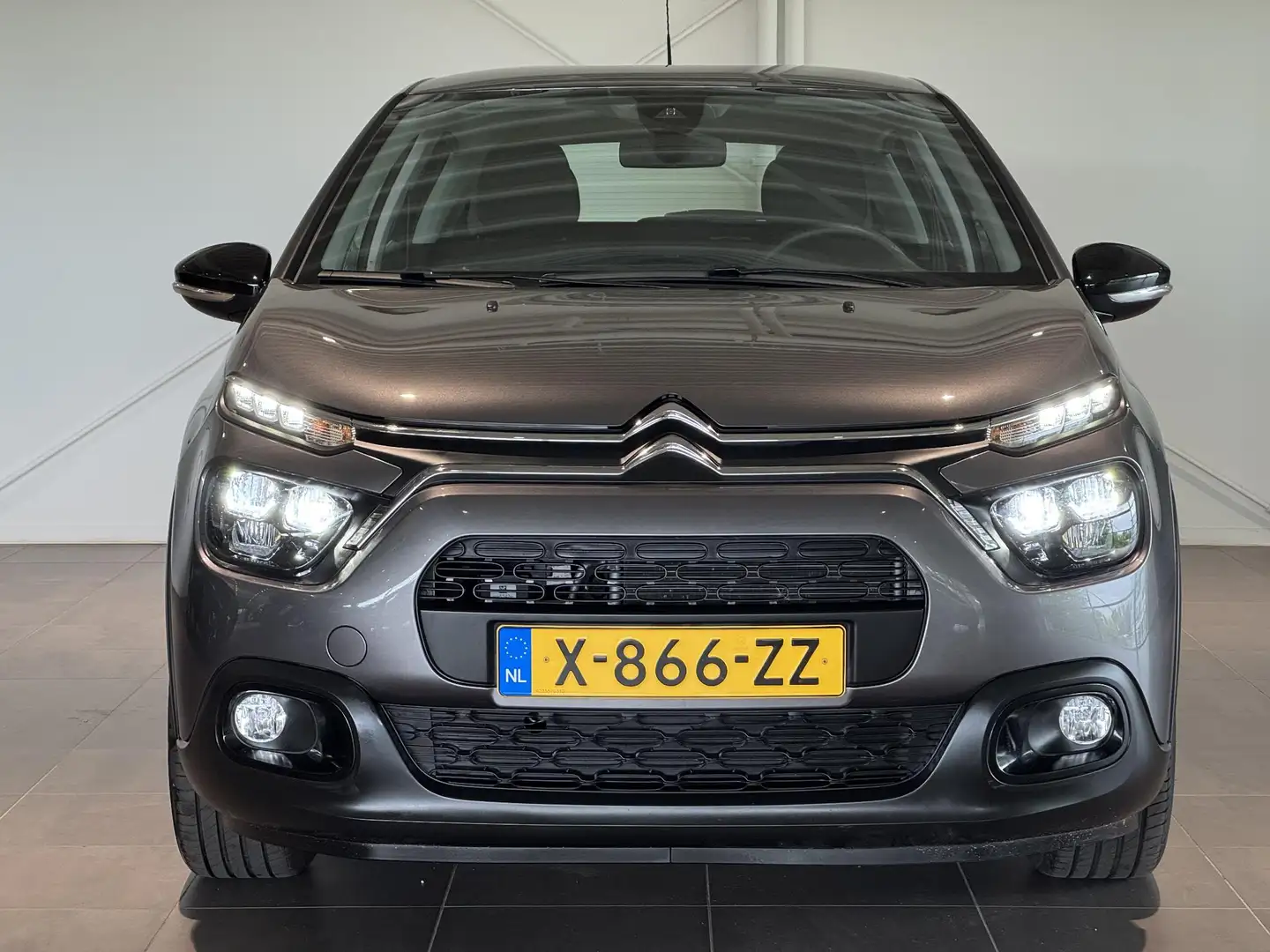 Citroen C3 1.2 PureTech Plus | Navigatie | Parkeersensoren | Grijs - 2