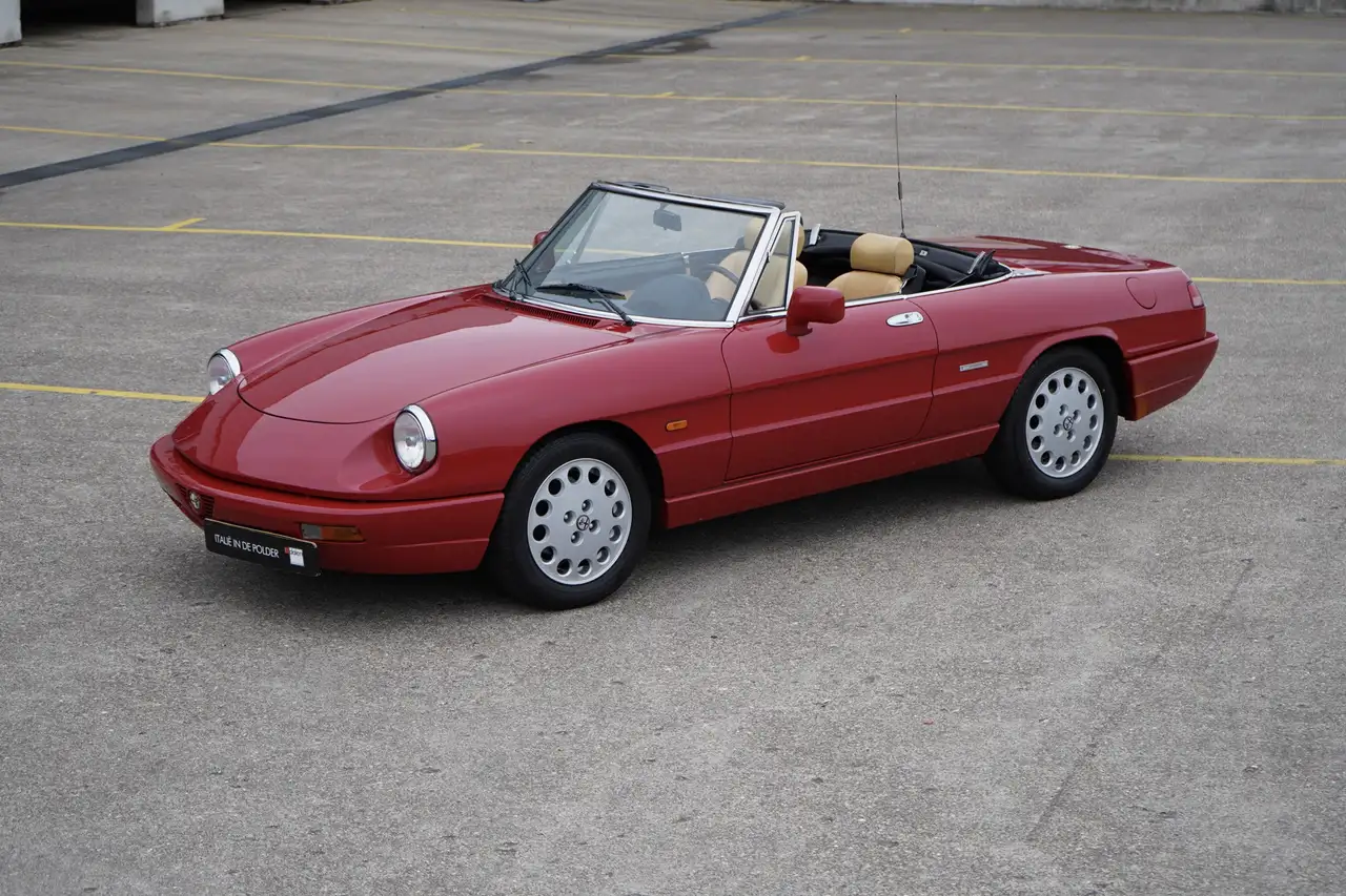 Alfa Romeo Spider 2.0, foto 1