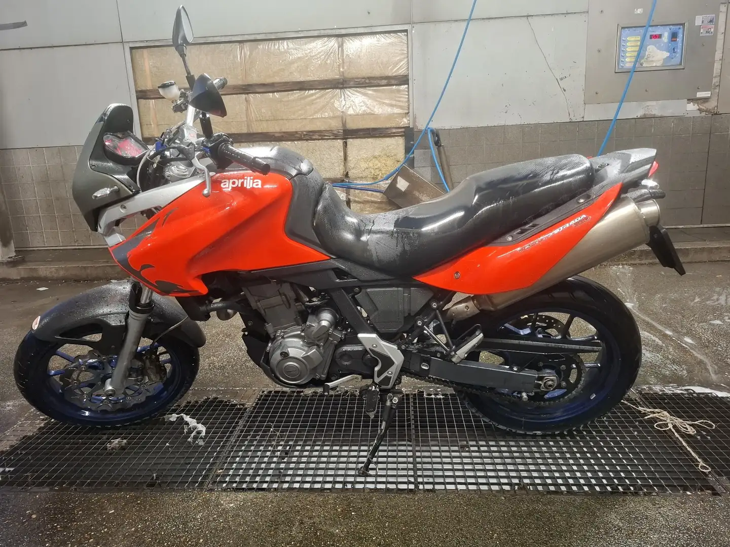 Aprilia Pegaso 650 Orange - 1