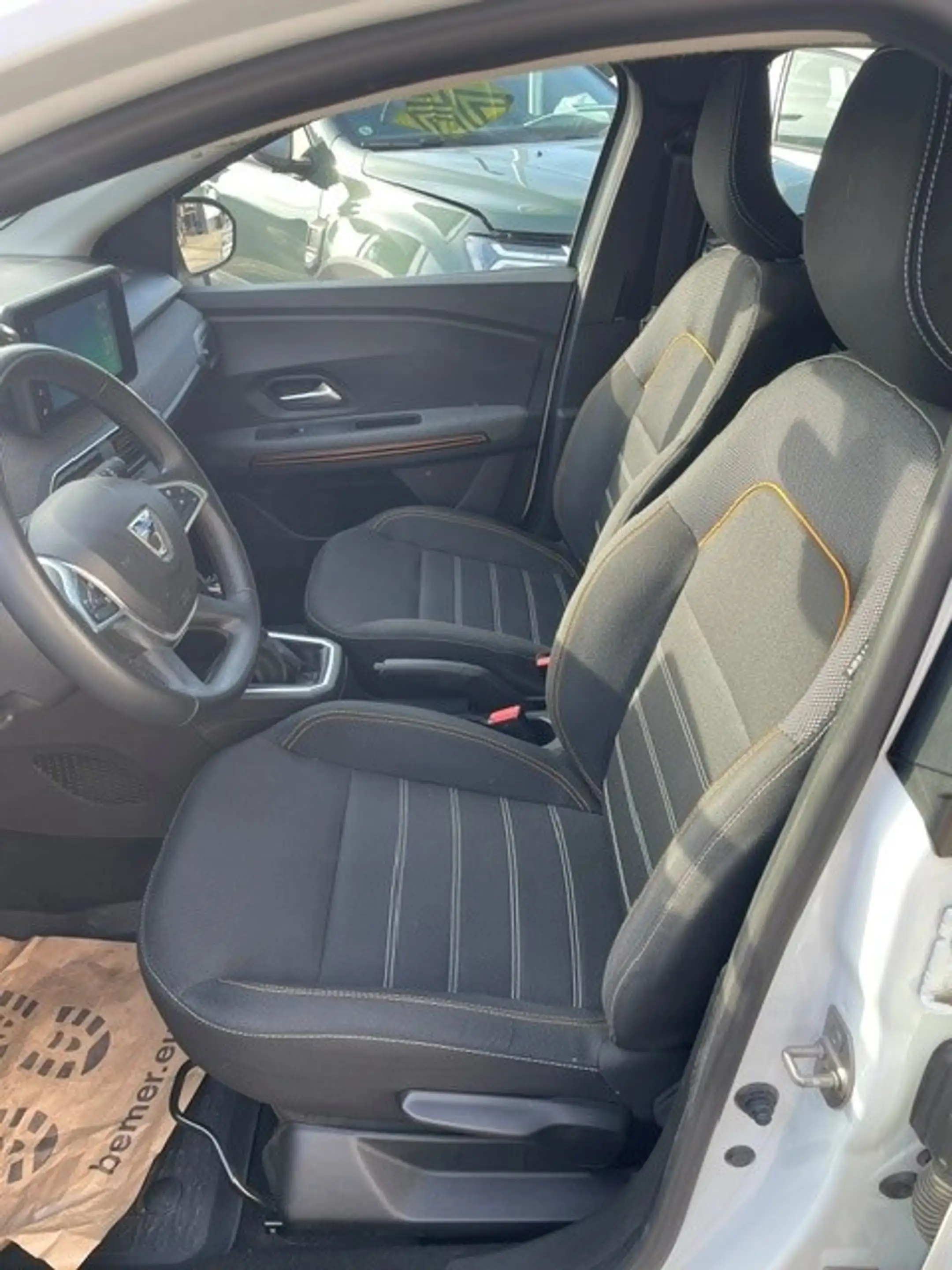 Dacia Sandero Sandero Stepway Comfort TCe 90 Stepway Comfort — photo 4