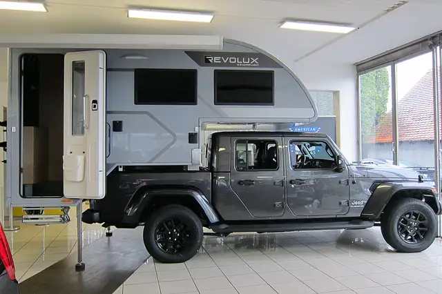 Jeep Gladiator 3,0 V6 AT8 4WD Overland REVOLUX