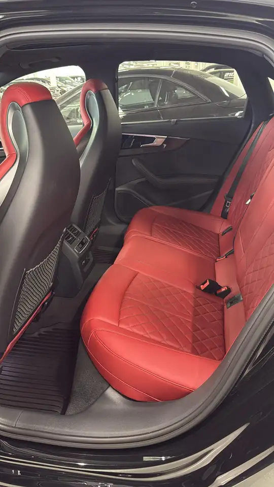 Audi S4 снимка Audi S4