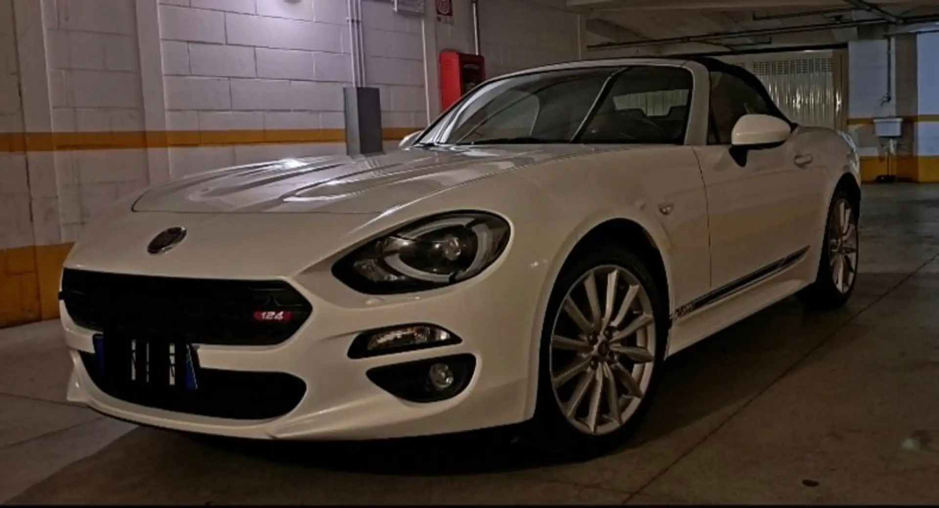 Fiat 124 Spider 124 Spider 1.4 m-air Lusso Biały - 1