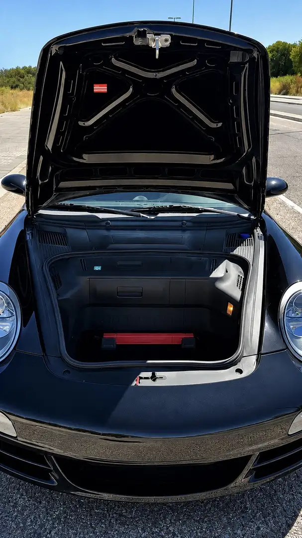 Porsche 911 Carrera Coupé - 2