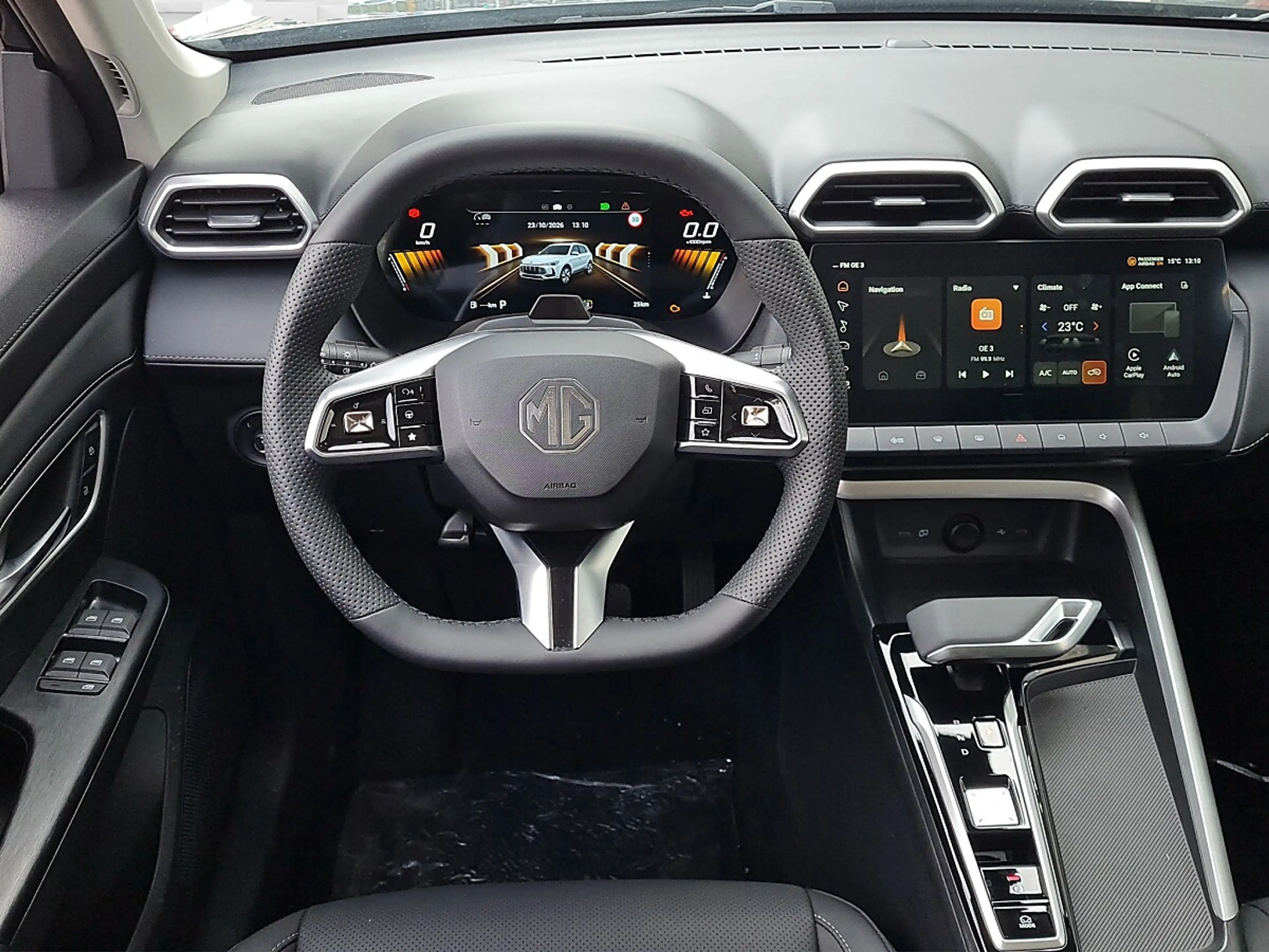MG ZS 1.5 Hybrid+ Luxury — photo 10