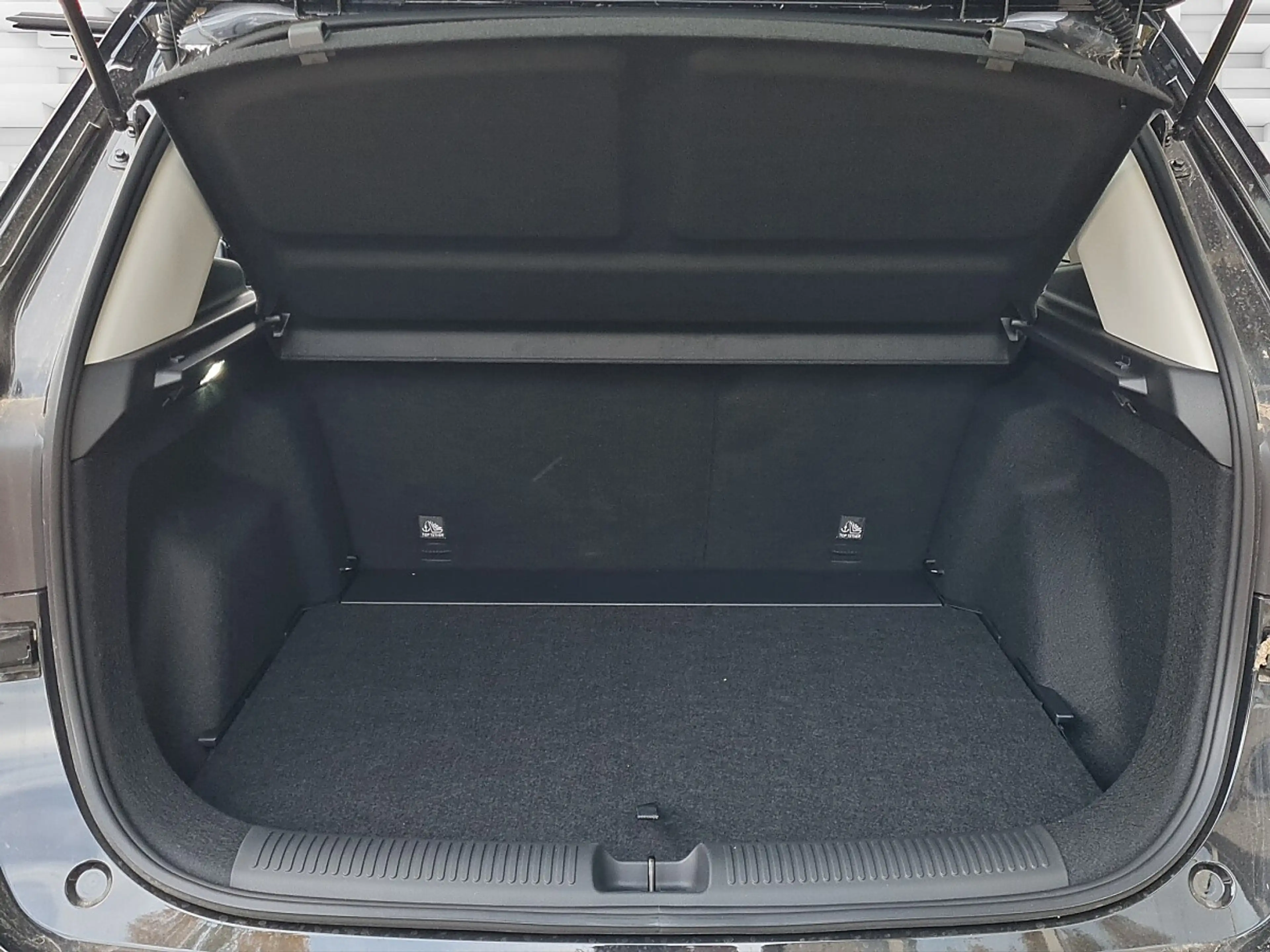 MG ZS 1.5 Hybrid+ Luxury — photo 9