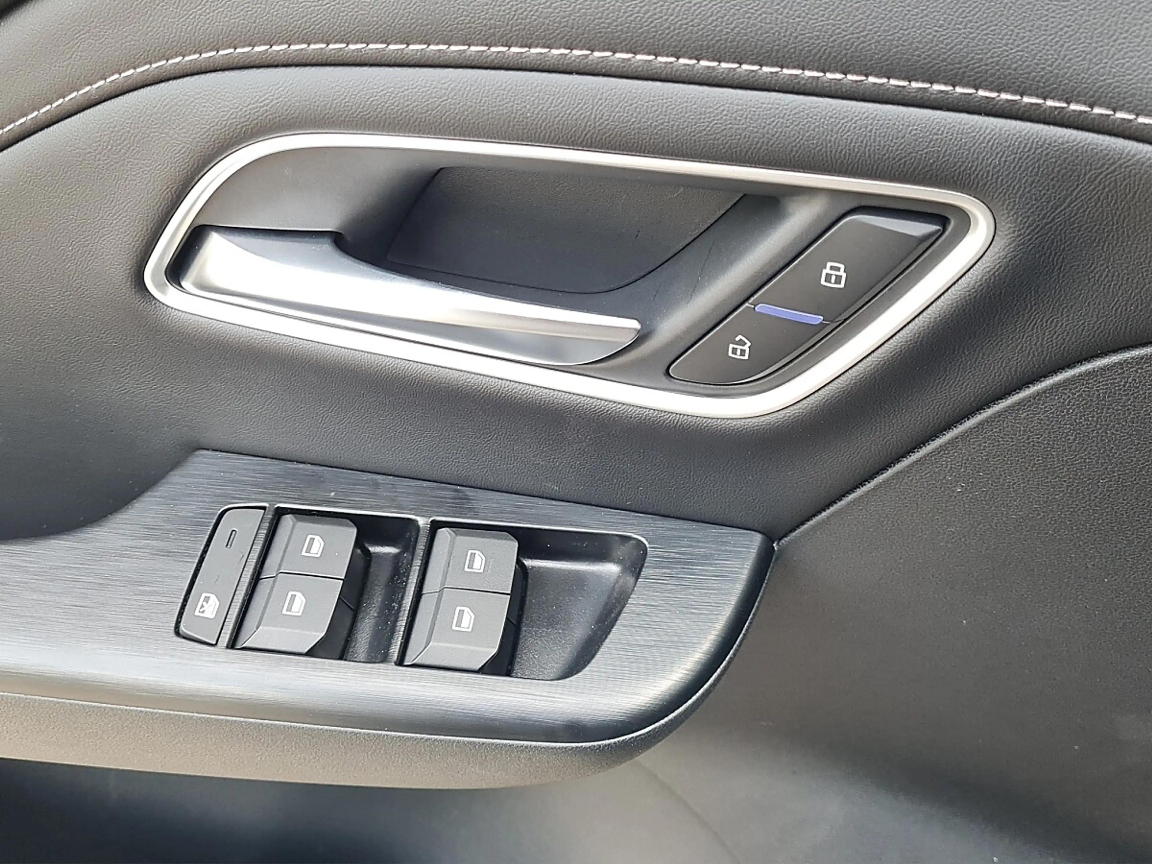 MG ZS 1.5 Hybrid+ Luxury — photo 15