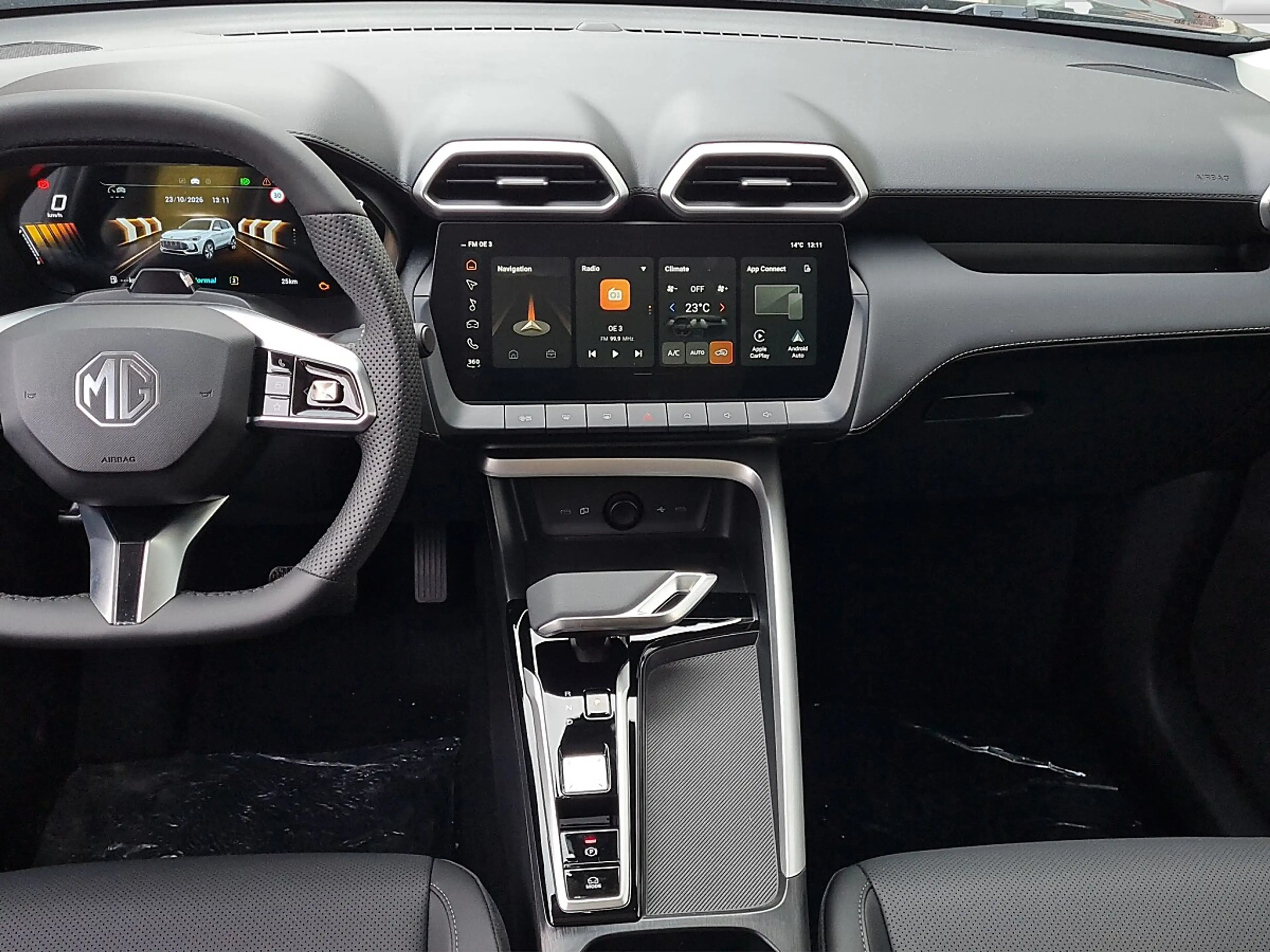 MG ZS 1.5 Hybrid+ Luxury — photo 14