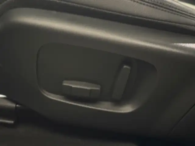 Land Rover Range Rover Evoque view 14