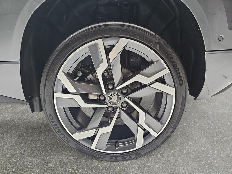 Skoda Karoq KAROQ 1.5 TSI DSG SPORTLINE NAVI LED-MATRIX PANO C — photo 7