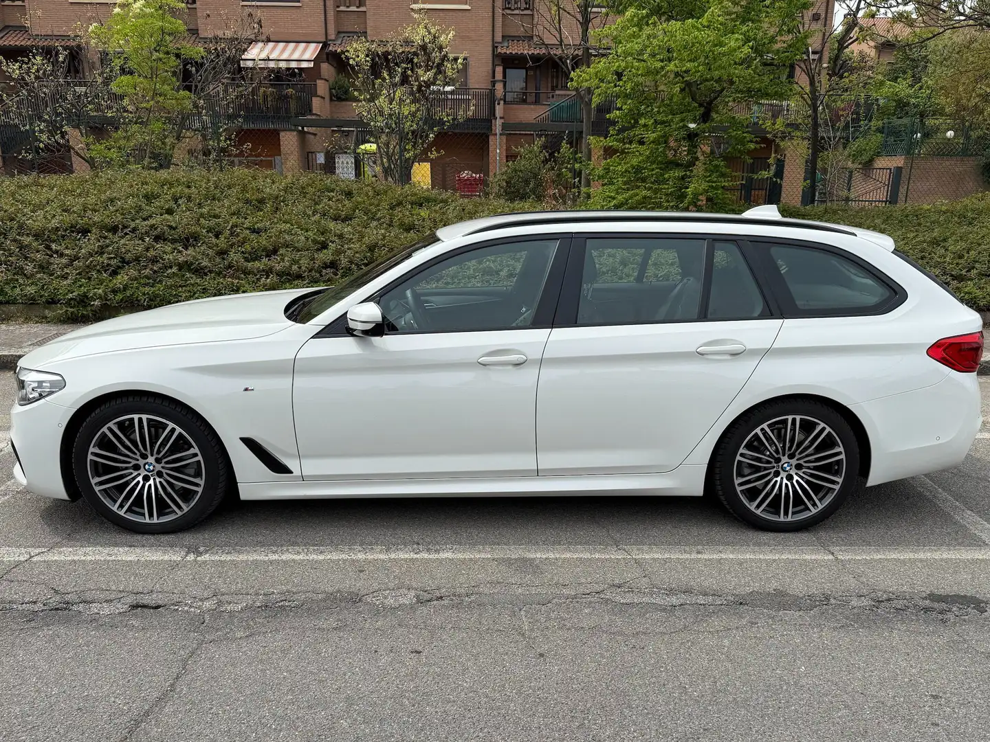 BMW 520 520d Touring 2020 G31 xdrive MSport - mhev 48V Beyaz - 2