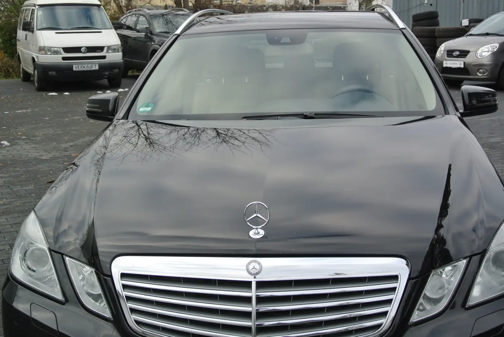Mercedes-Benz E 300 T CDI DPF BlueEFFICIENCY 7G-TRONIC Elegance Černá - 1