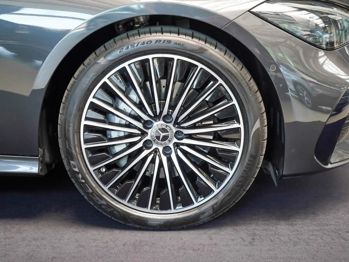 Mercedes-Benz CLE 200 CLE 200 Coupé AMG Line tonkabraun Pano Fahrassis Gris - 2