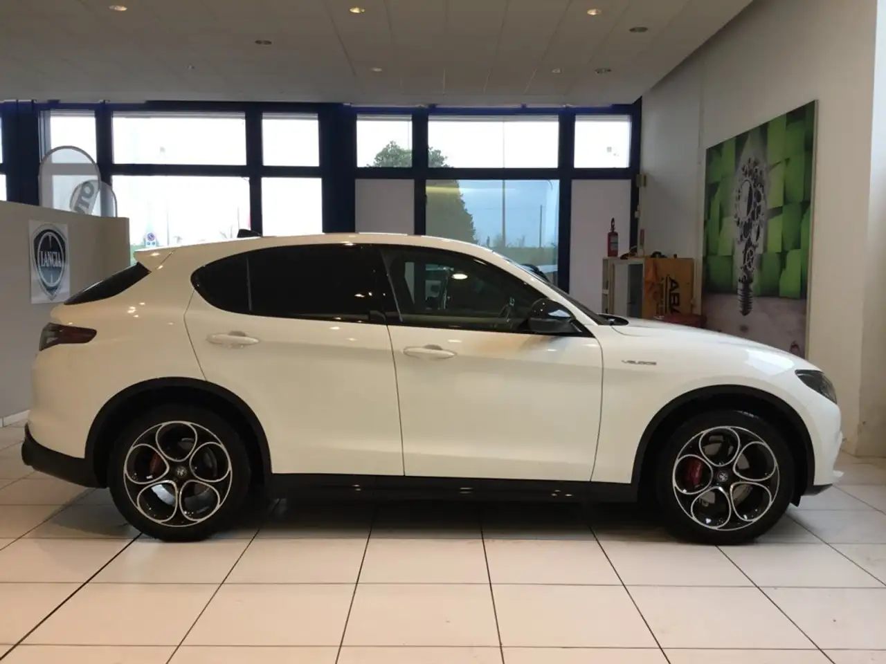 Alfa Romeo Stelvio 2023