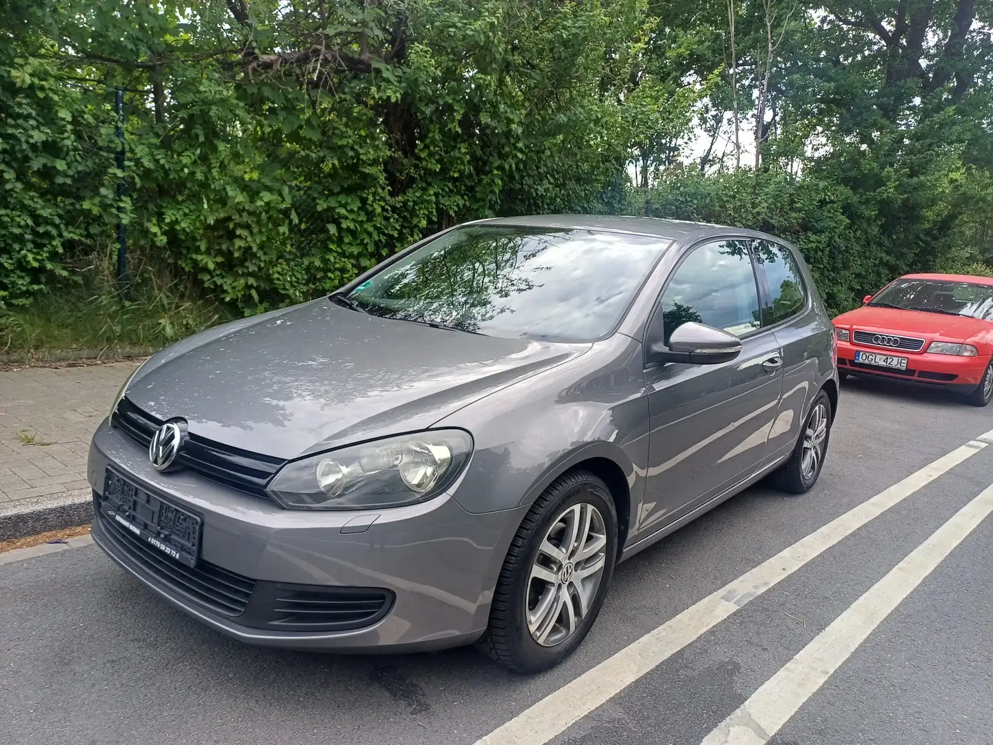 Volkswagen Golf Trendline Grau - 1