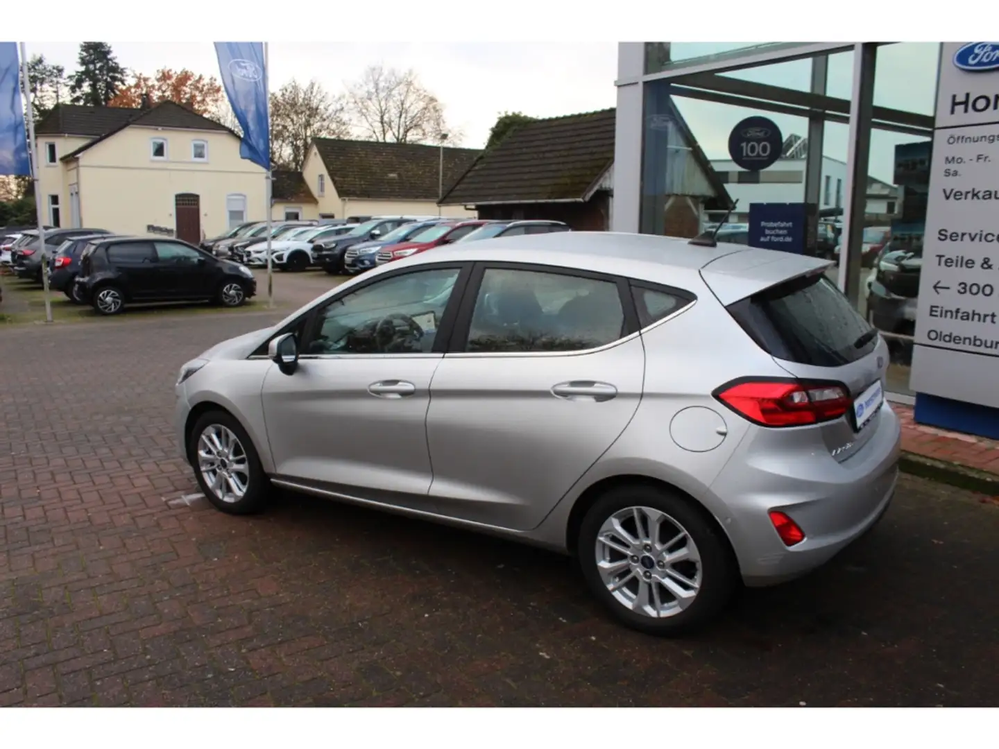 Ford Fiesta TITANIUM 5-TÜRIG, BEH. WSS & SITZE, MET, 16''LM, R Argent - 2