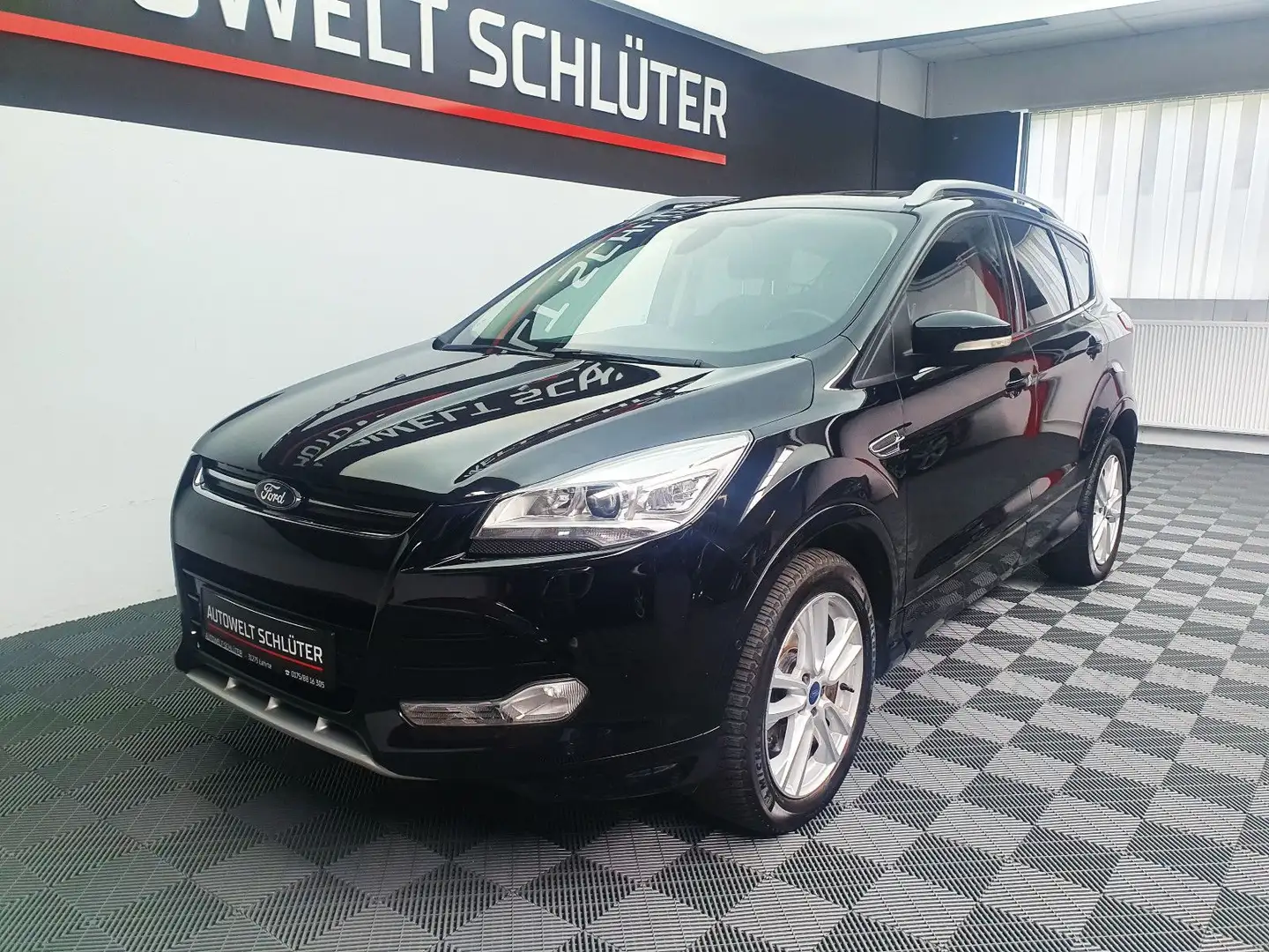 Ford Kuga 2.0 TDCi Individual 4x4 Autom AHK*Navi*SHZ Schwarz - 1