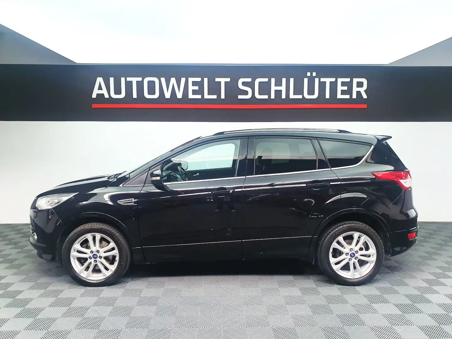 Ford Kuga 2.0 TDCi Individual 4x4 Autom AHK*Navi*SHZ Schwarz - 2