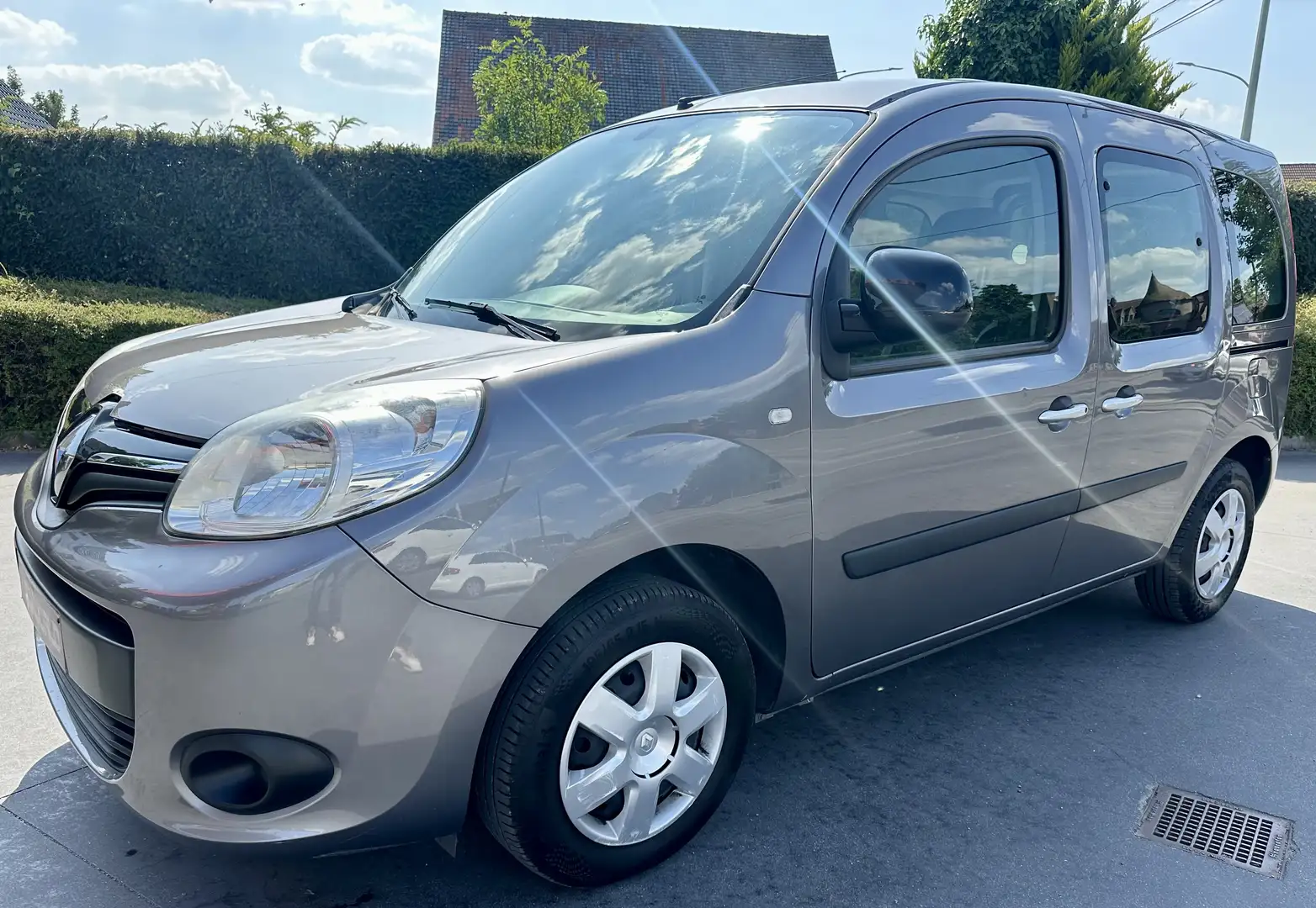 Renault Kangoo 1.2 TCe Grijs - 1