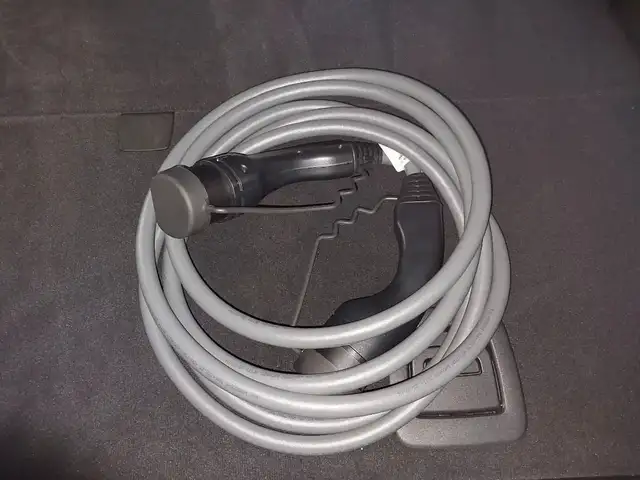 BMW X5 view 8