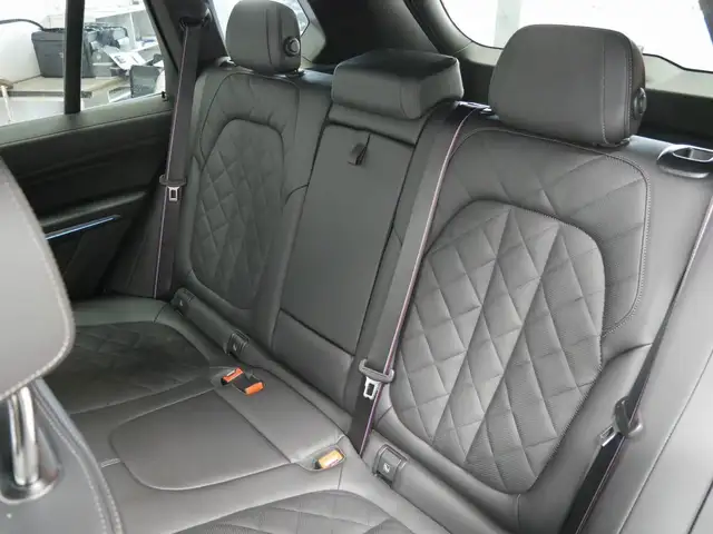 BMW X5 view 7