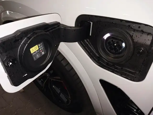 BMW X5 view 9