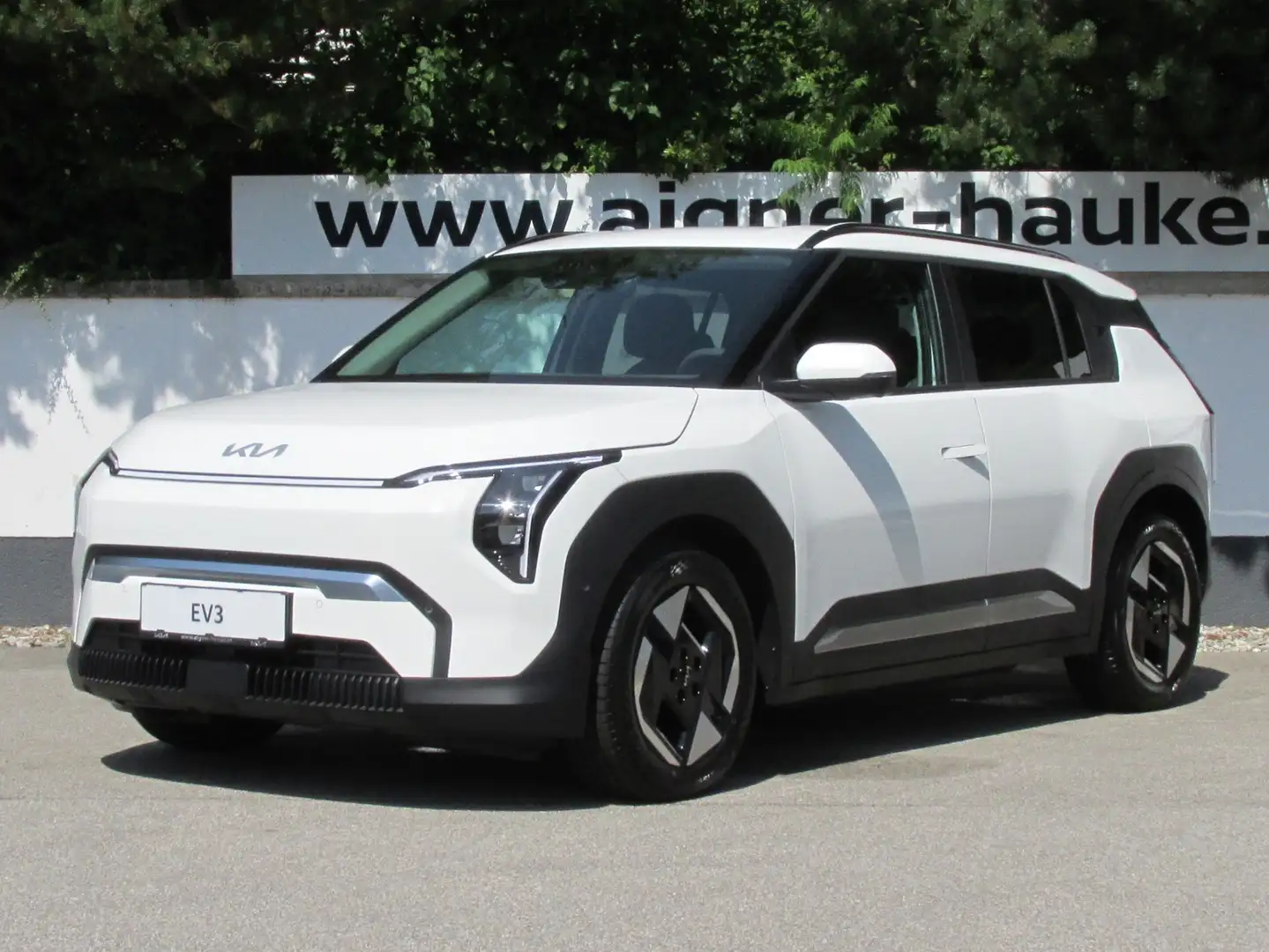 Kia EV3 FWD 81,4kWh Long Range Earth Plus Weiß - 1