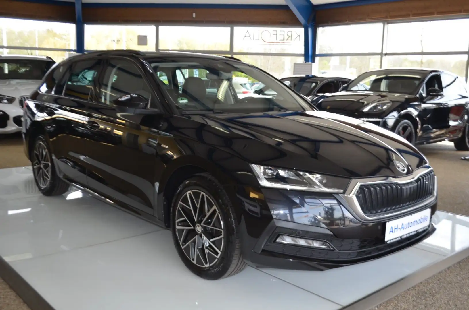 Skoda Octavia Combi Clever LED-LIGHT / R-KAMERA / PDC Schwarz - 2