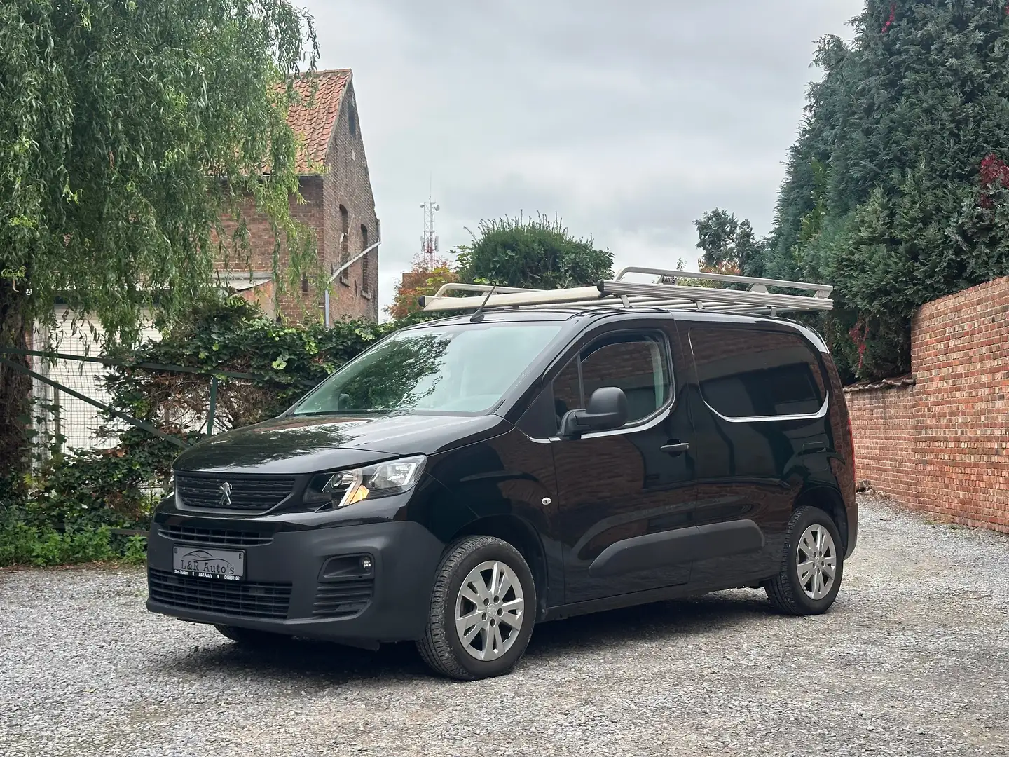 Peugeot Partner 1.2 Puretech 110 L1 Noir - 1