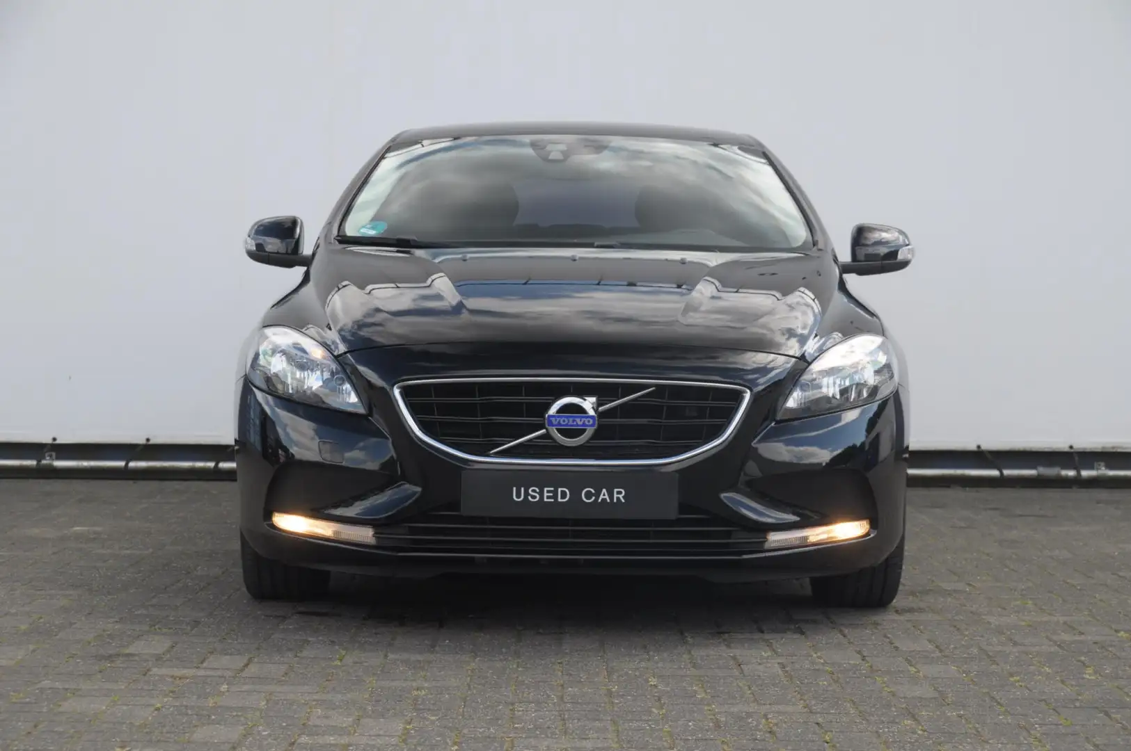 Volvo V40 T2 122PK Momentum / Cruise control / Bluetooth / A Nero - 2