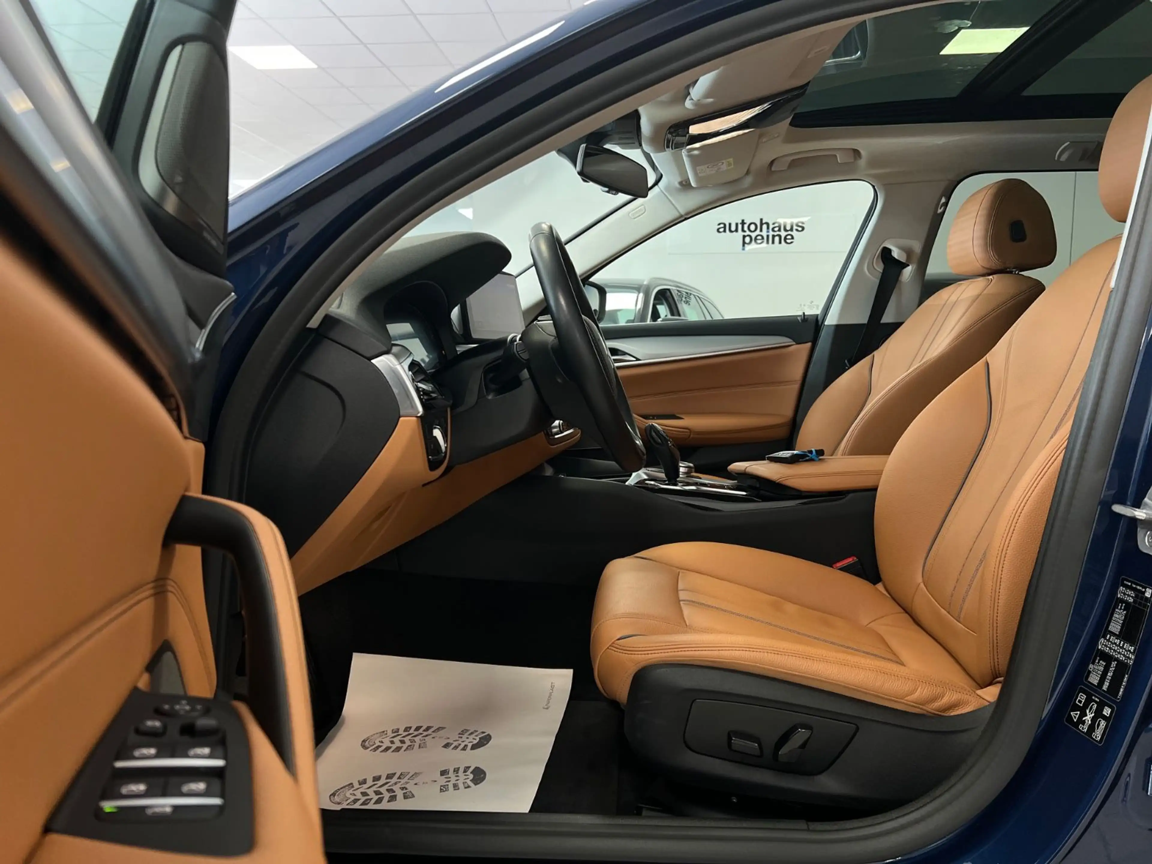 BMW 540 dxD/Aut/LCPProf/HUD/LEDer/Panor/ParkAss — photo 13