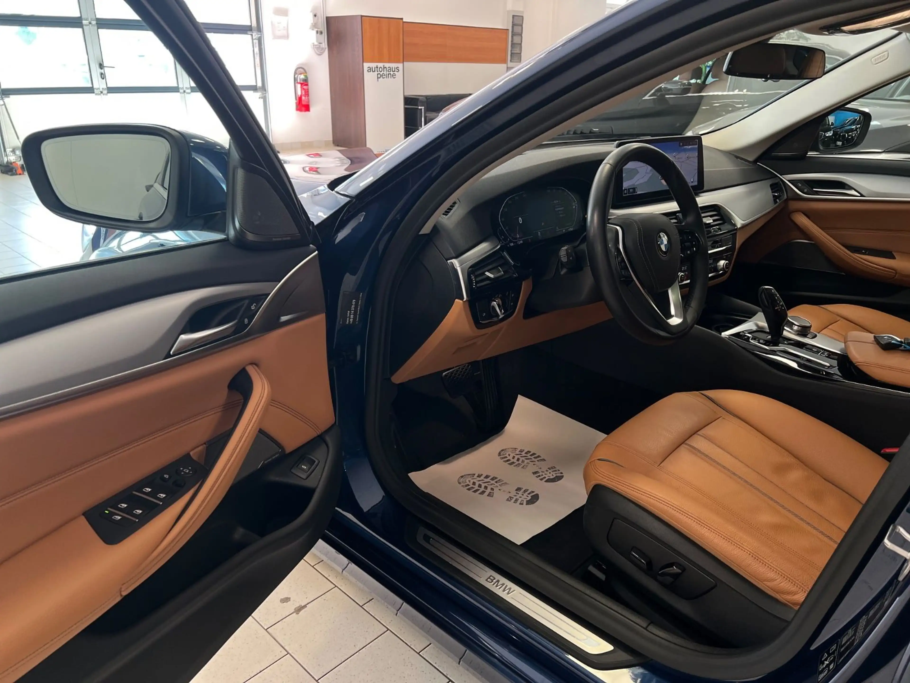 BMW 540 dxD/Aut/LCPProf/HUD/LEDer/Panor/ParkAss — photo 12