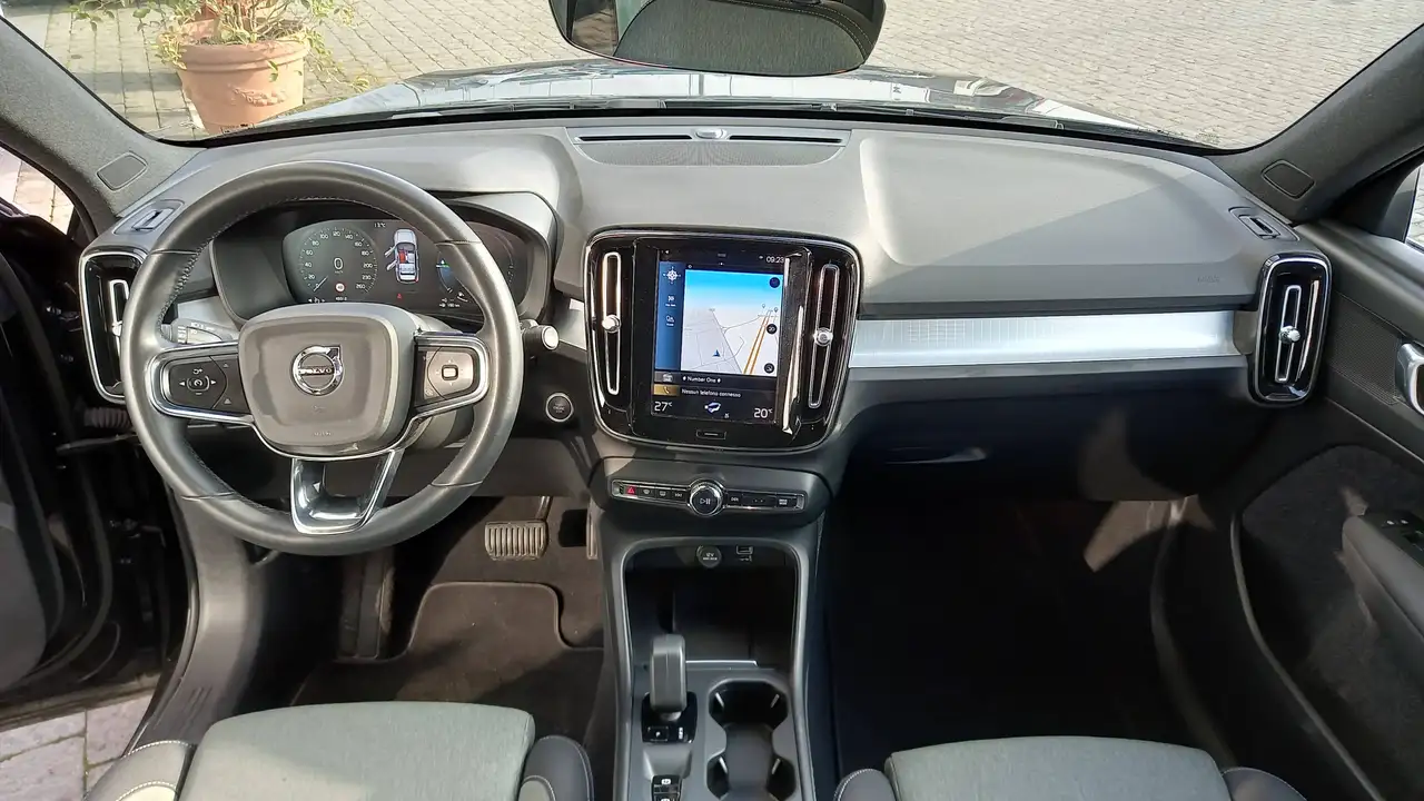 2022 Volvo XC40 XC40  1.5 t4 recharge phev Core auto, photograph 9
