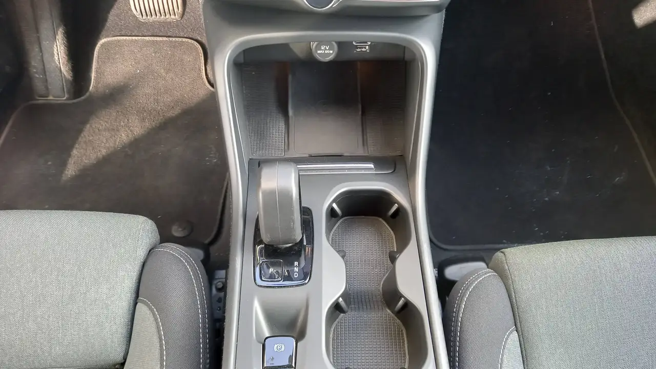 2022 Volvo XC40 XC40  1.5 t4 recharge phev Core auto, photograph 11