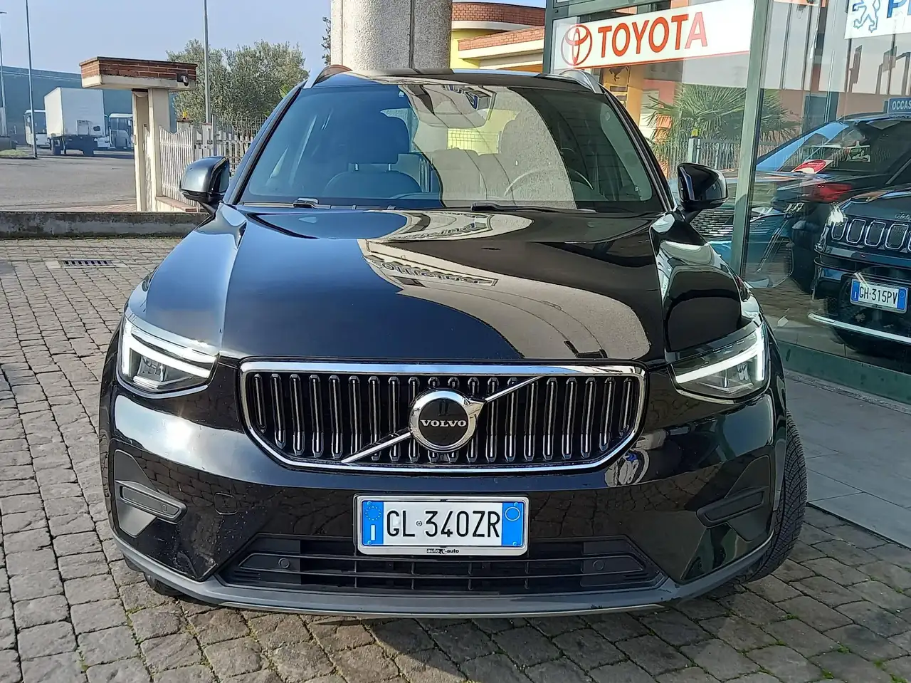 2022 Volvo XC40 XC40  1.5 t4 recharge phev Core auto, photograph 2