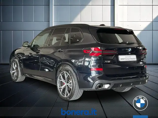 BMW X5 view 8