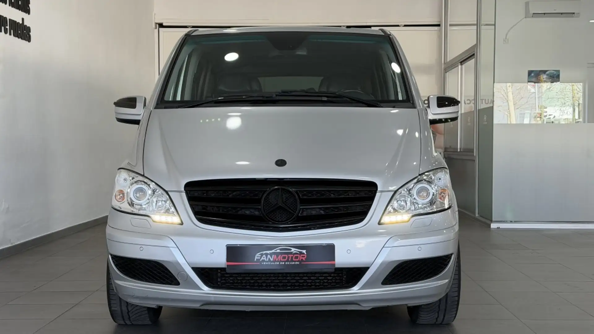 Mercedes-Benz Viano 3.0CDI Trend Larga Aut. Gris - 1