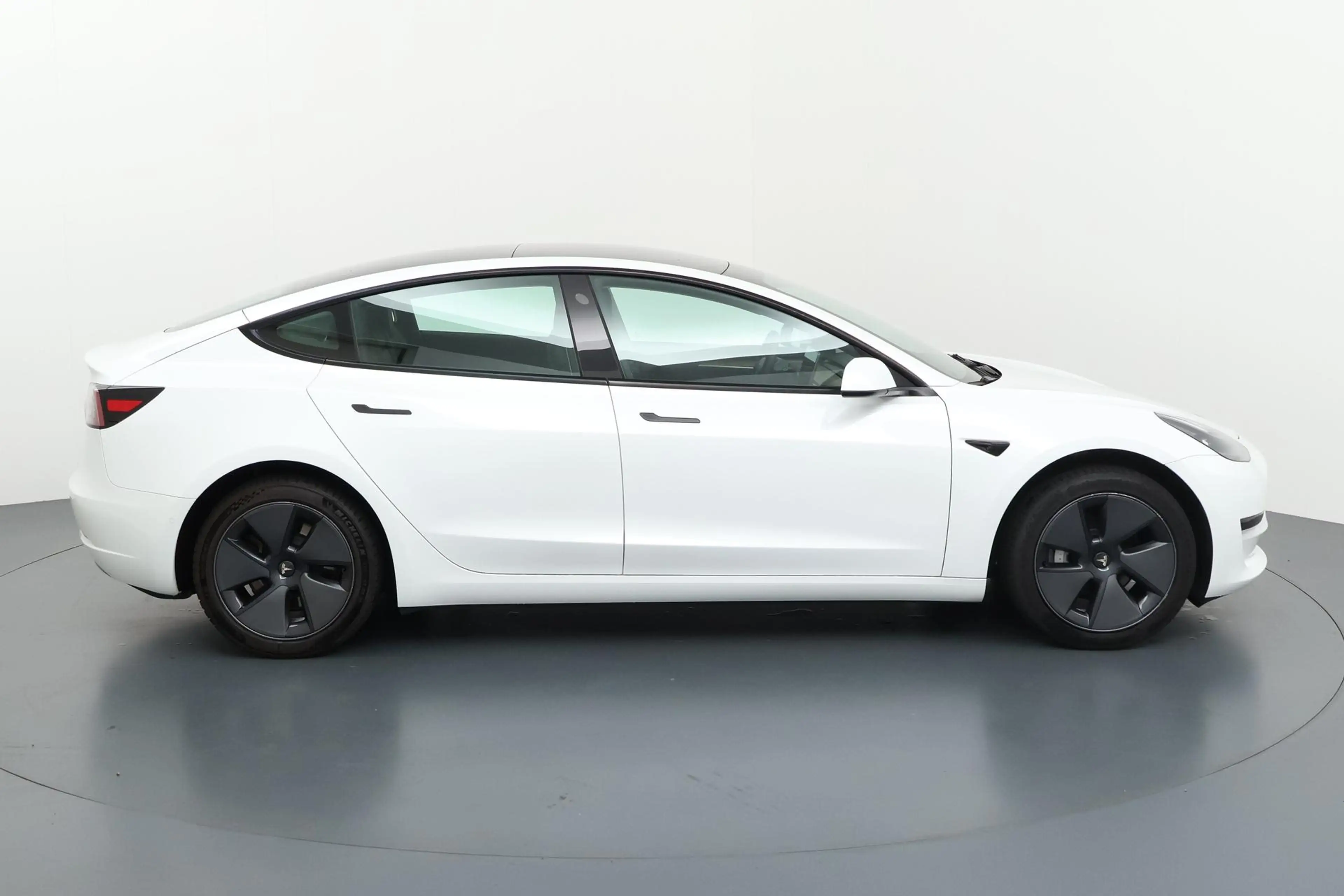 Tesla Model 3 Standard RWD Plus 60 kWh Betaalbaar instapmodel in — photo 12