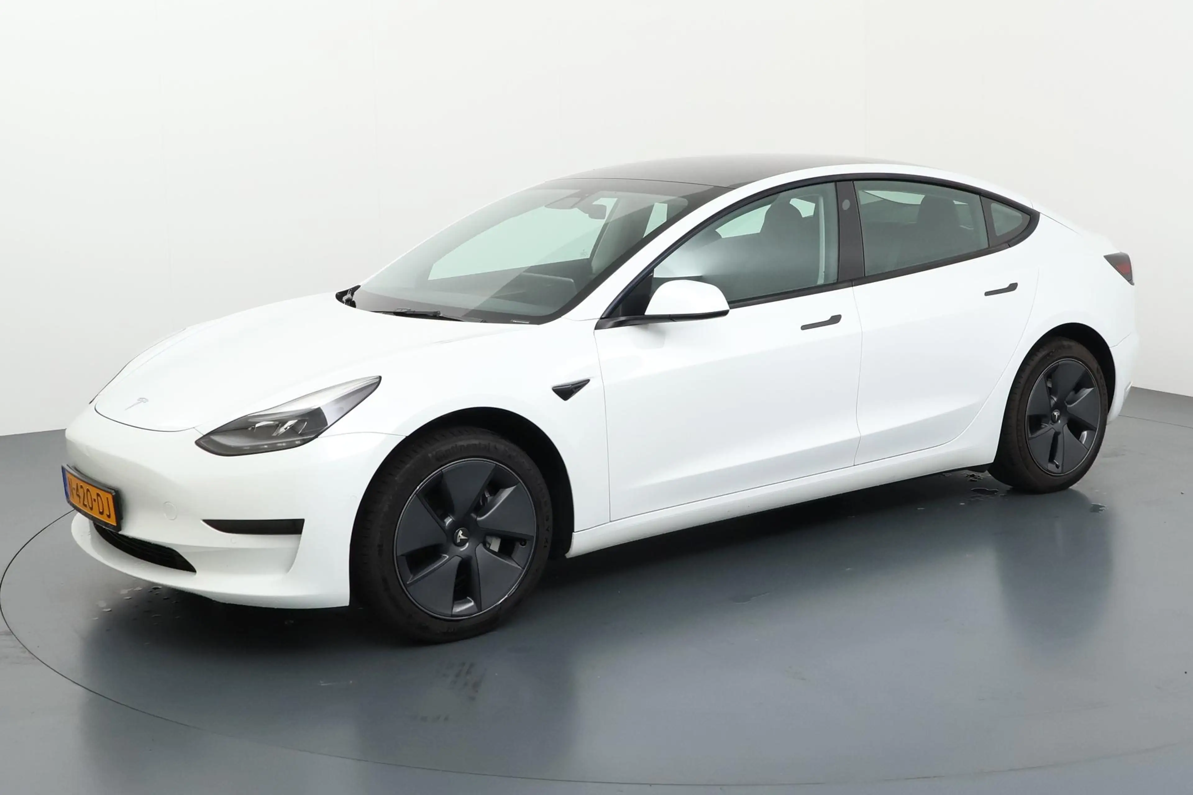Tesla Model 3 Standard RWD Plus 60 kWh Betaalbaar instapmodel in — photo 20